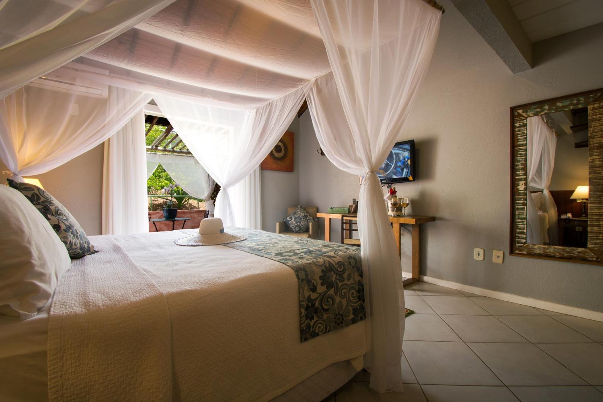 Quarto Familiar com Vista Jardim