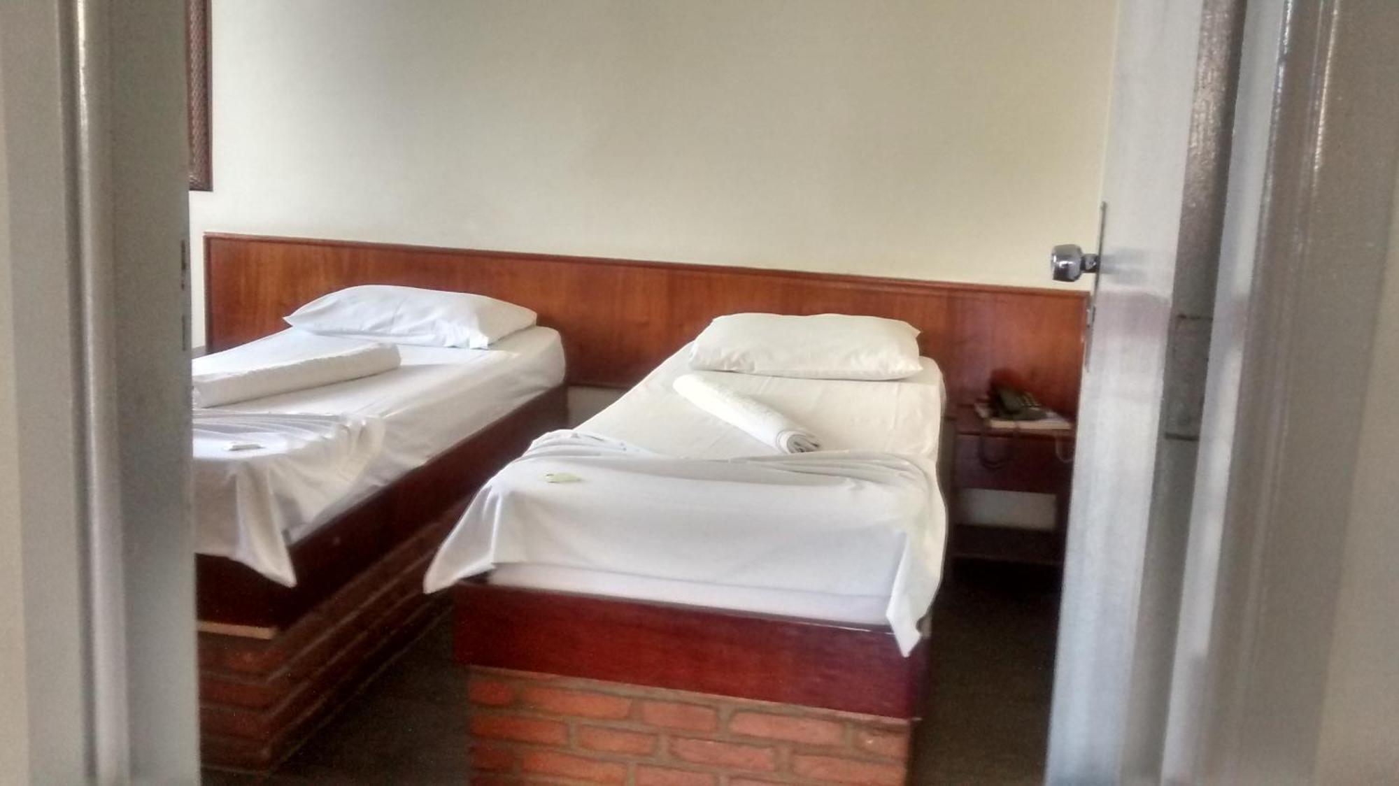 Quarto Duplo Económico com Ventoinha