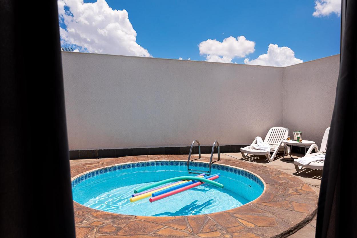 Suite com Piscina Privativa