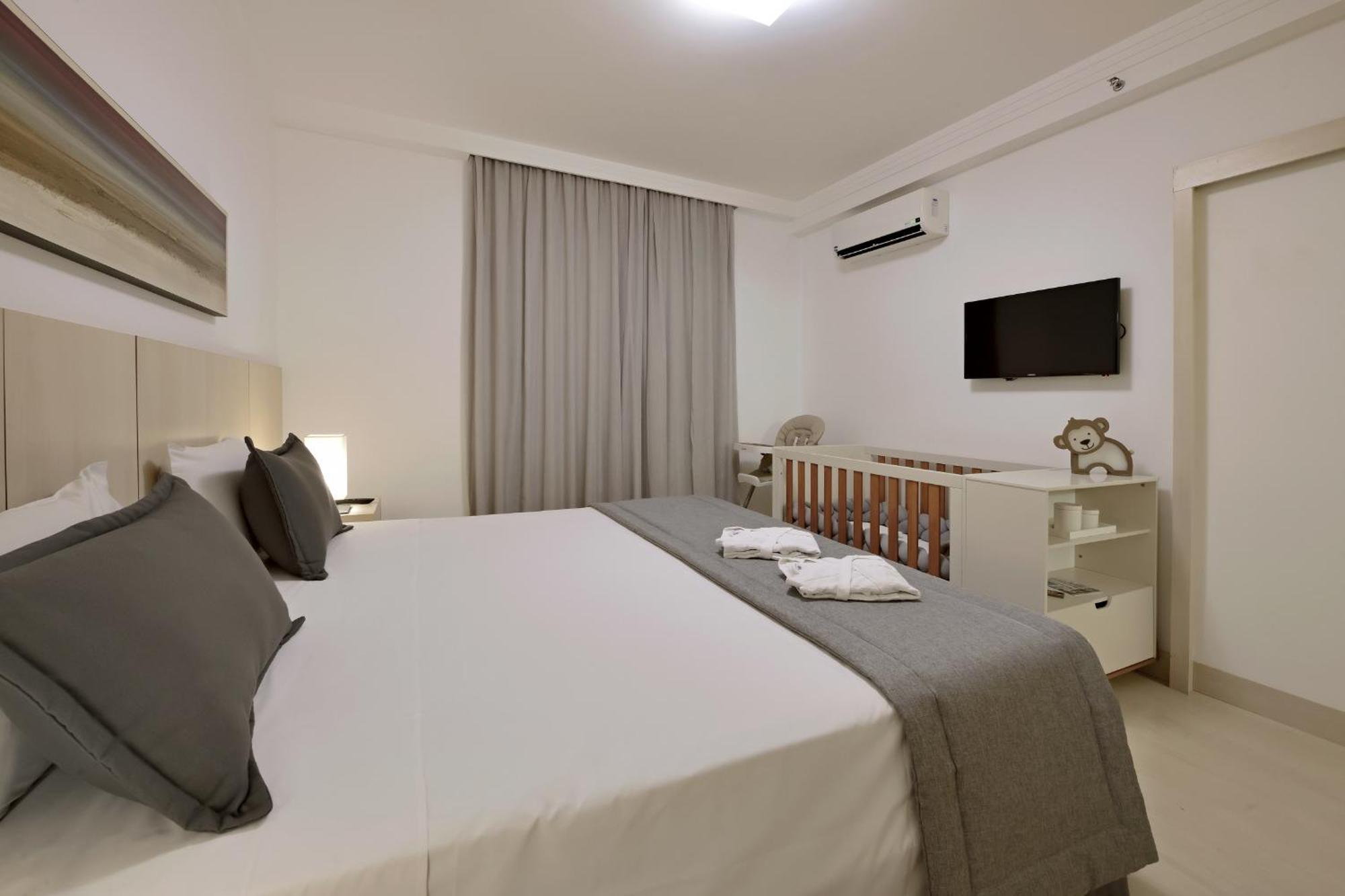 Premium Suite with Cot