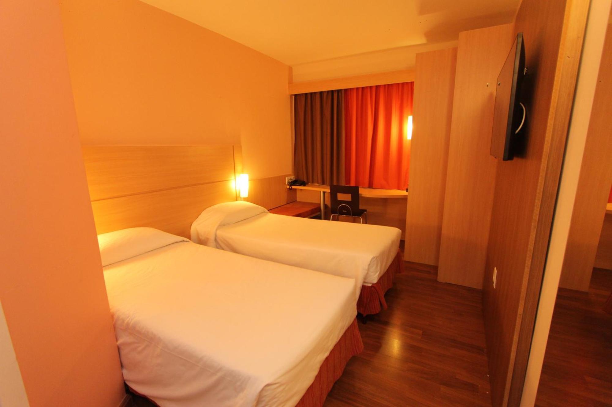 Quarto Twin Standard