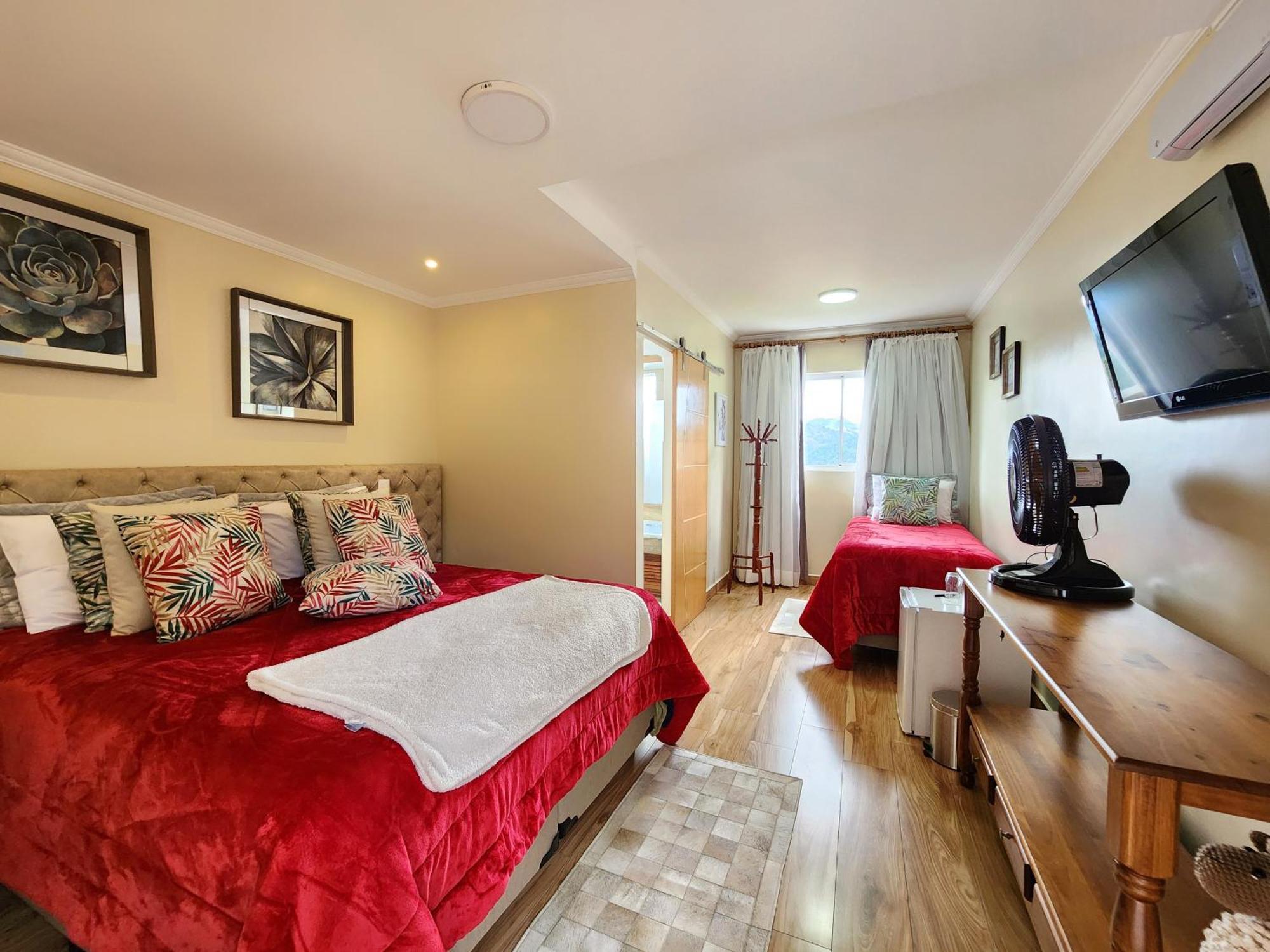 Triple Room Bath,1500850399:JPEG