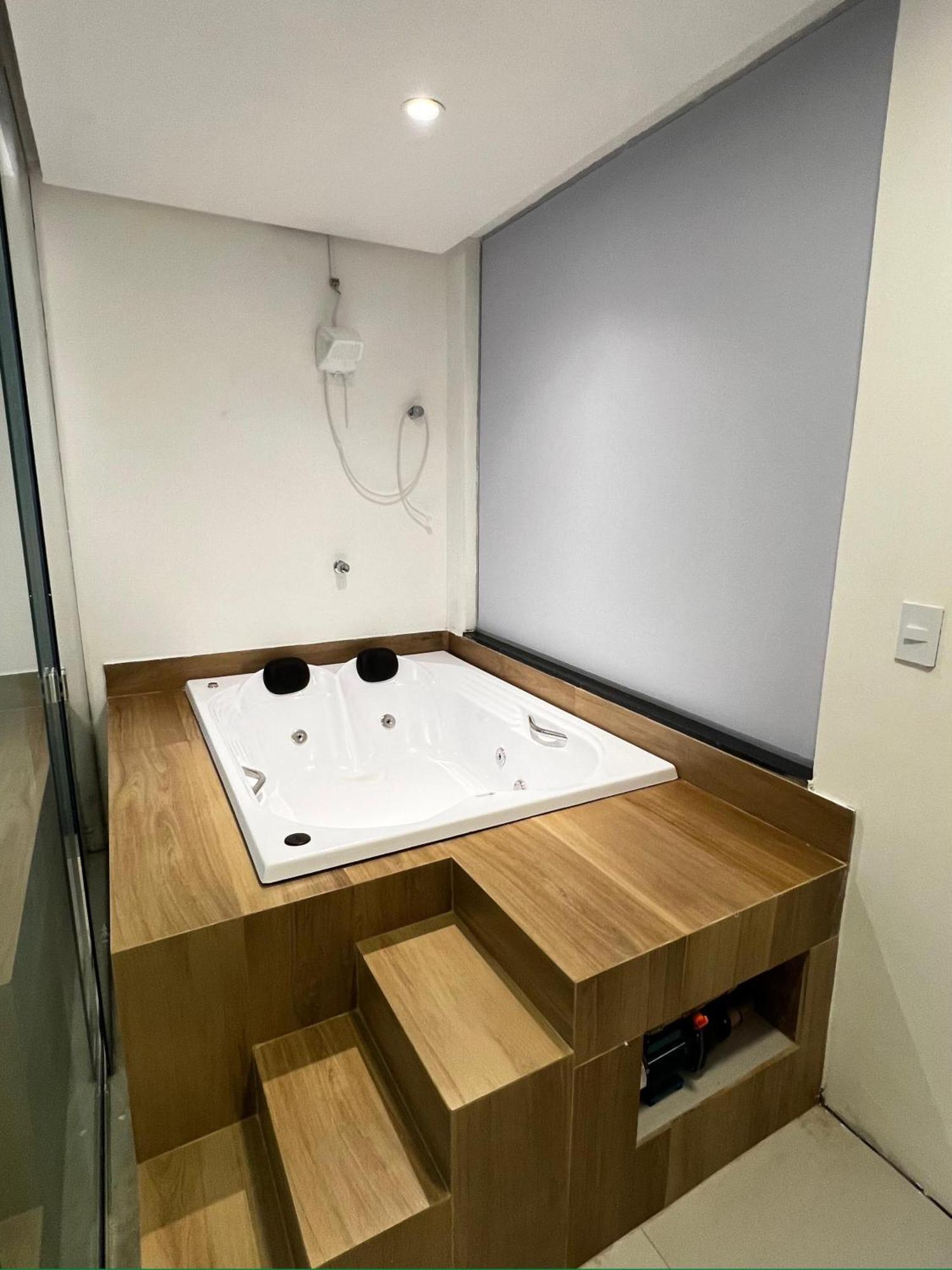 Suite com Banheira de Hidromassagem