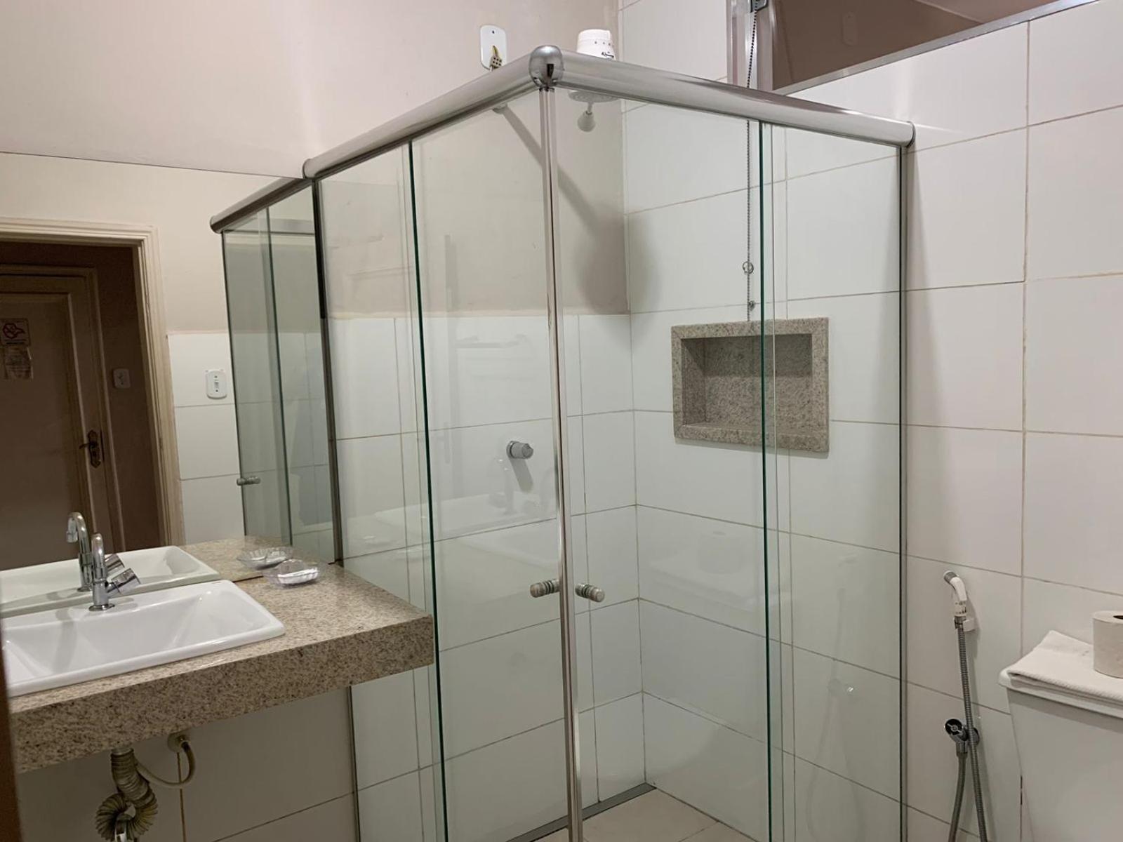 Quarto Duplo Económico com Ventoinha