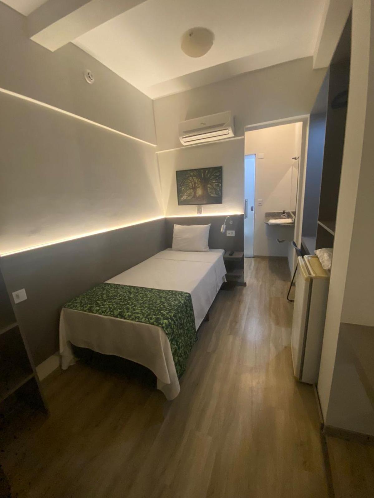 Quarto Twin Standard