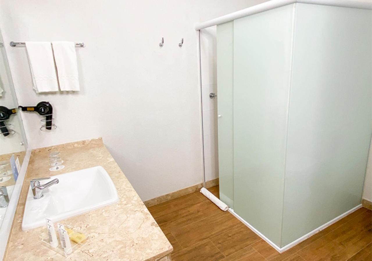 Quarto Superior com Vista Piscina.