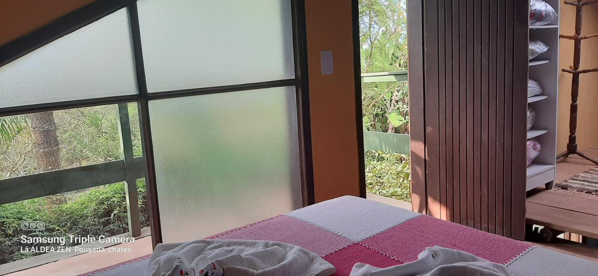 Apartamento com 1 Quarto, Varanda e Vista Montanha