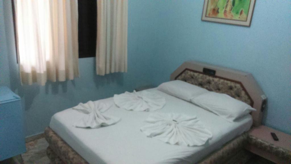 Quarto com Cama de Casal ou 2 de Solteiro