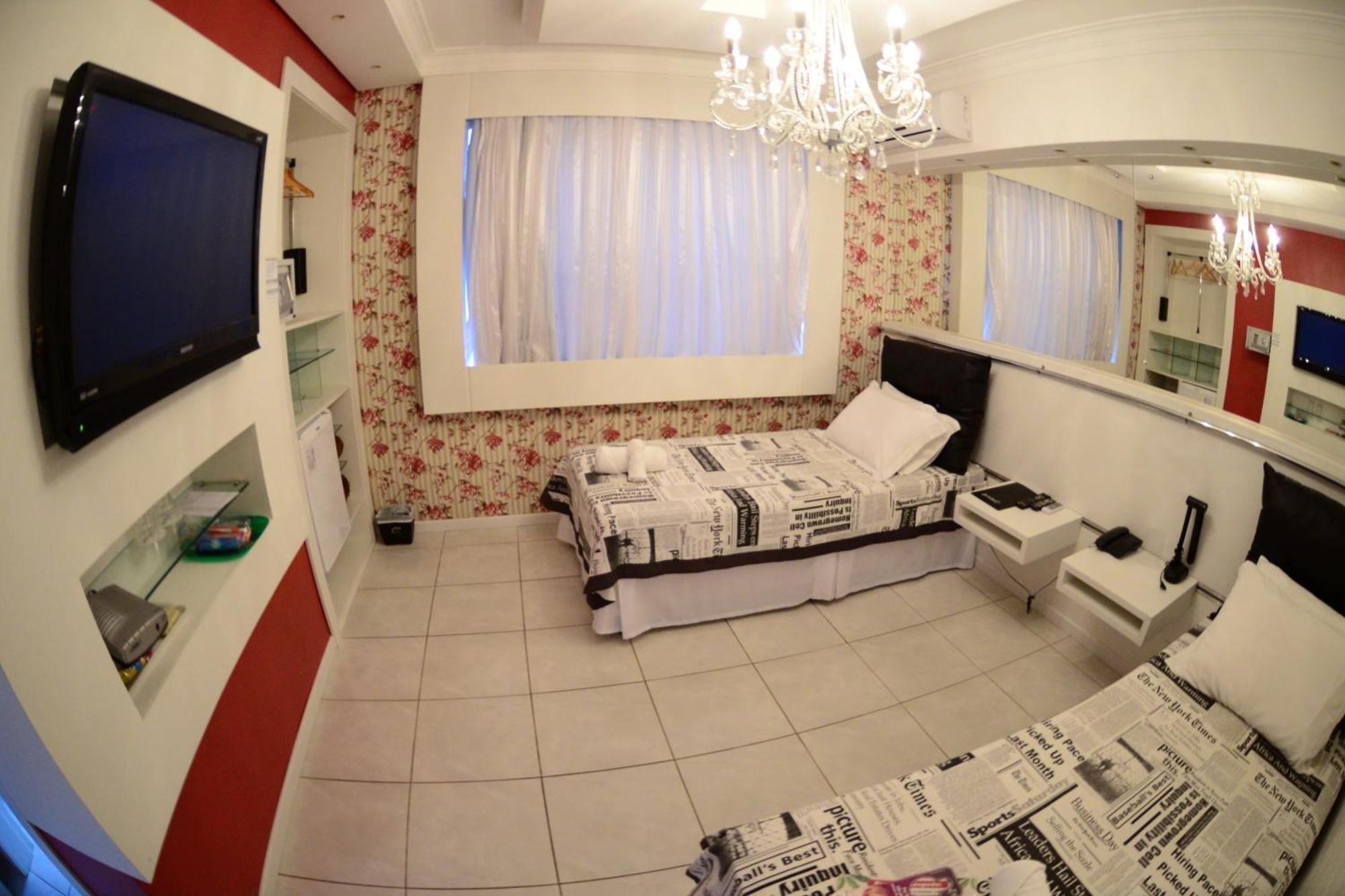 Quarto com 2 Camas de Solteiro
