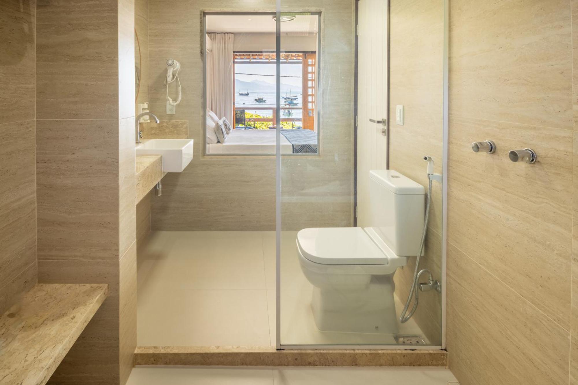 Quarto Queen com Banheira de Hidromassagem