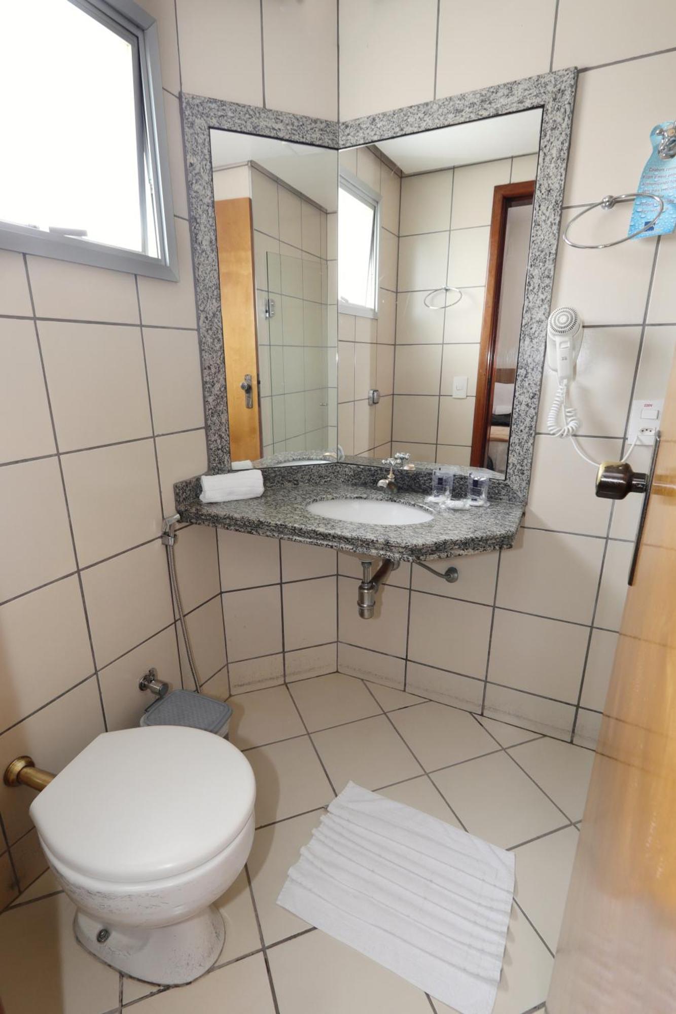 Quarto Twin Standard