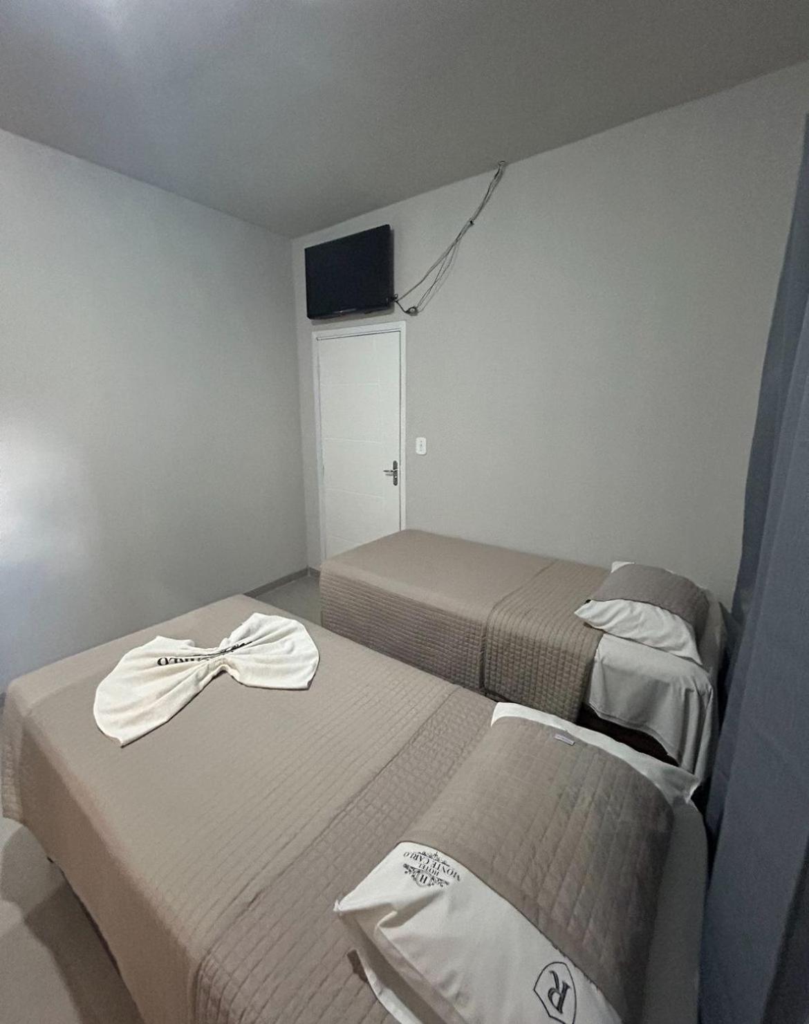 Quarto Duplo com Casa de Banho Privativa