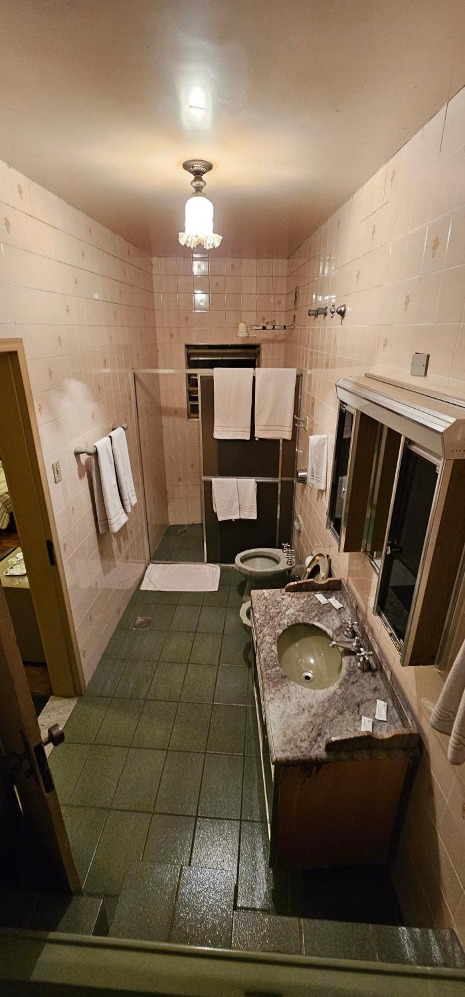 Quarto Quádruplo com Casa de Banho Privativa