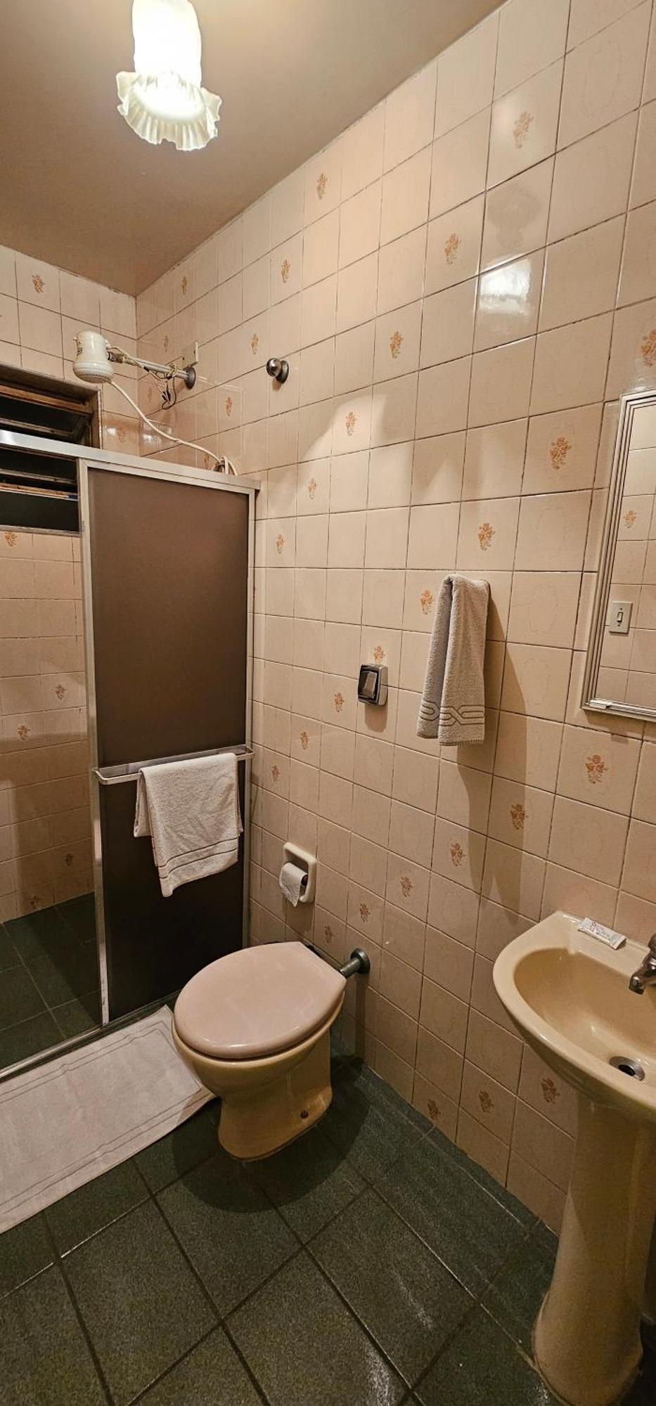 Quarto Individual com Casa de Banho Privativa