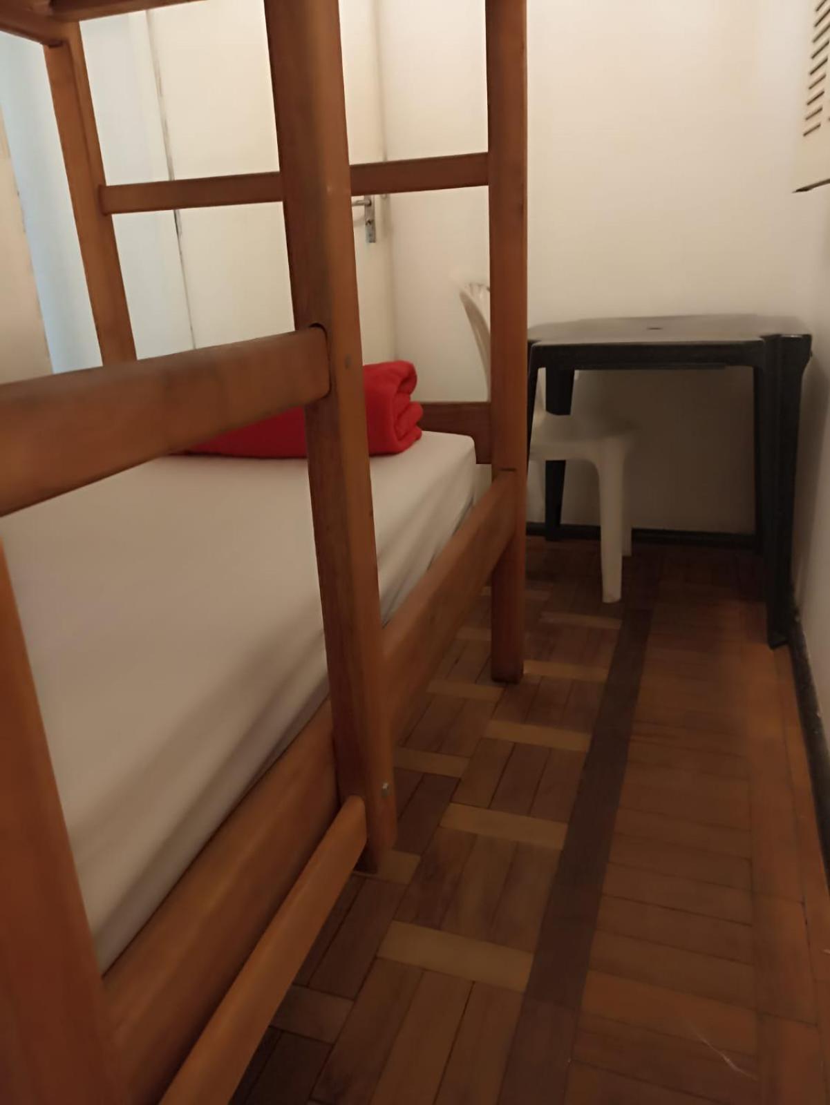 Quarto Twin com Casa de Banho Partilhada