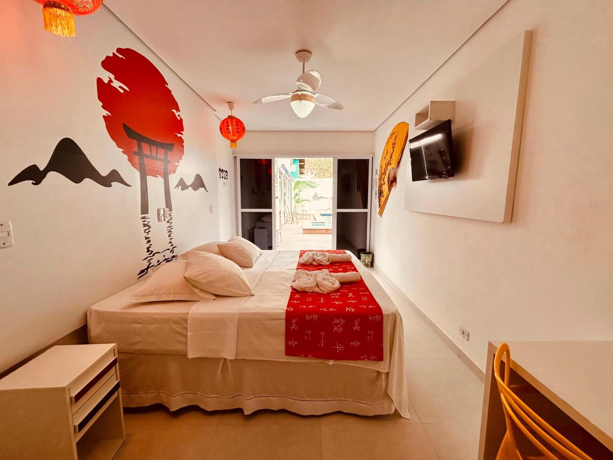 Quarto Triplo com Vista Piscina