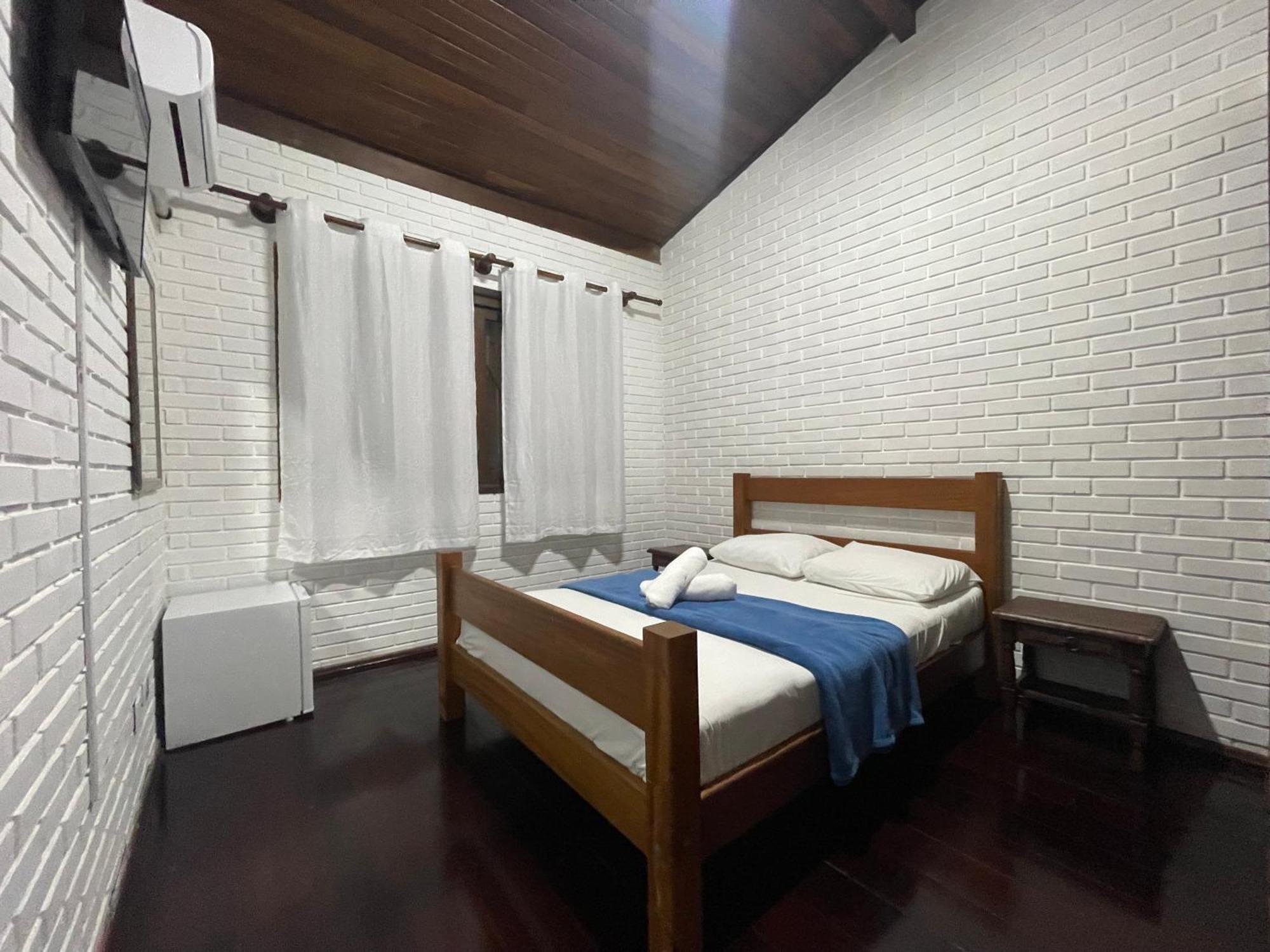 Quarto Duplo com Casa de Banho Partilhada