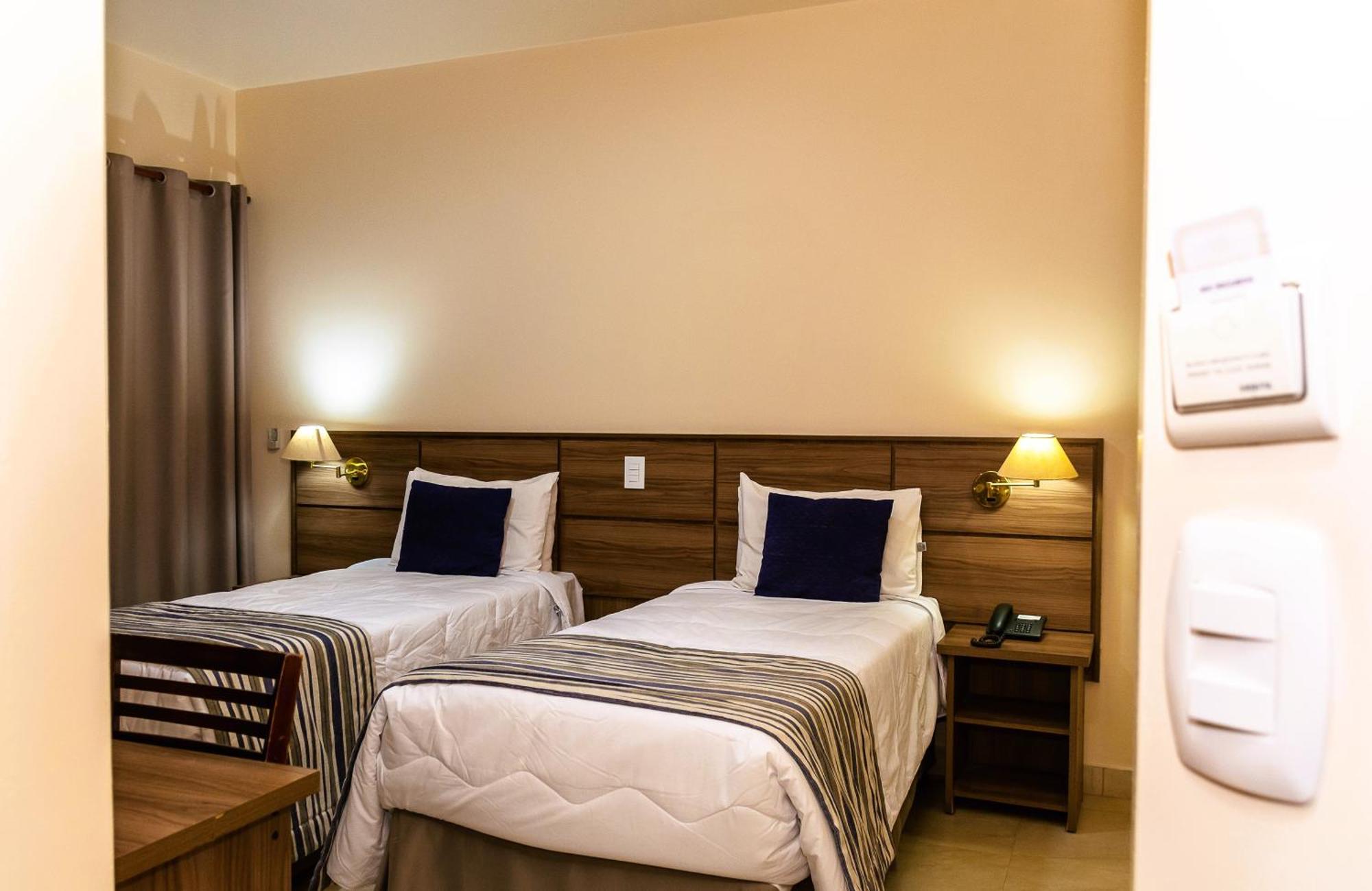 Quarto Twin Standard