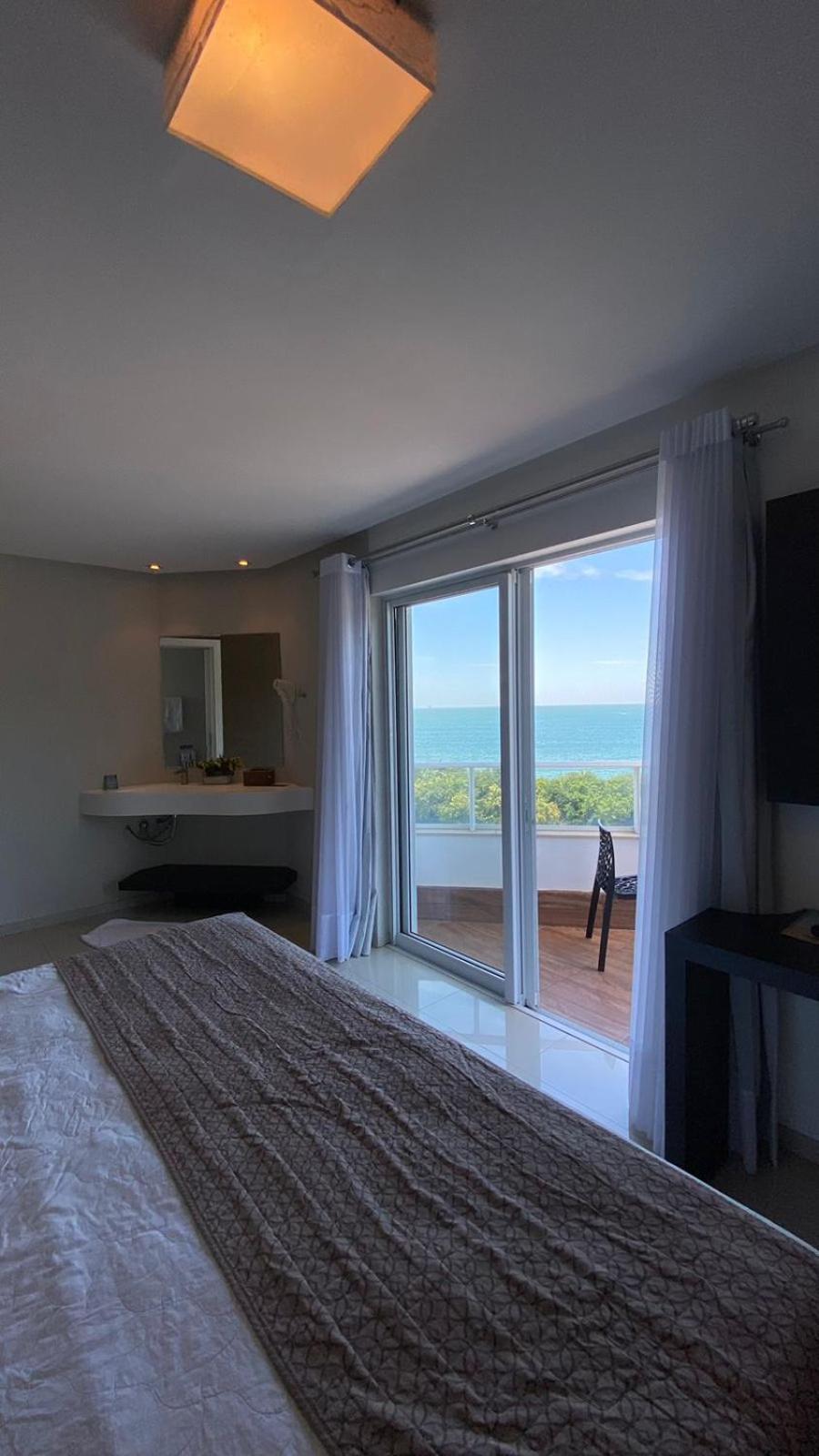 Suite com Banheira de Hidromassagem Externa