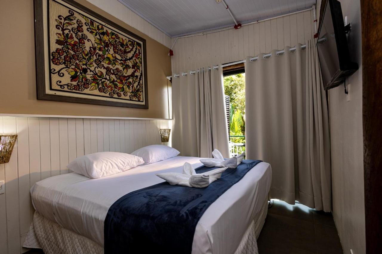 Quarto Duplo com Vista Jardim