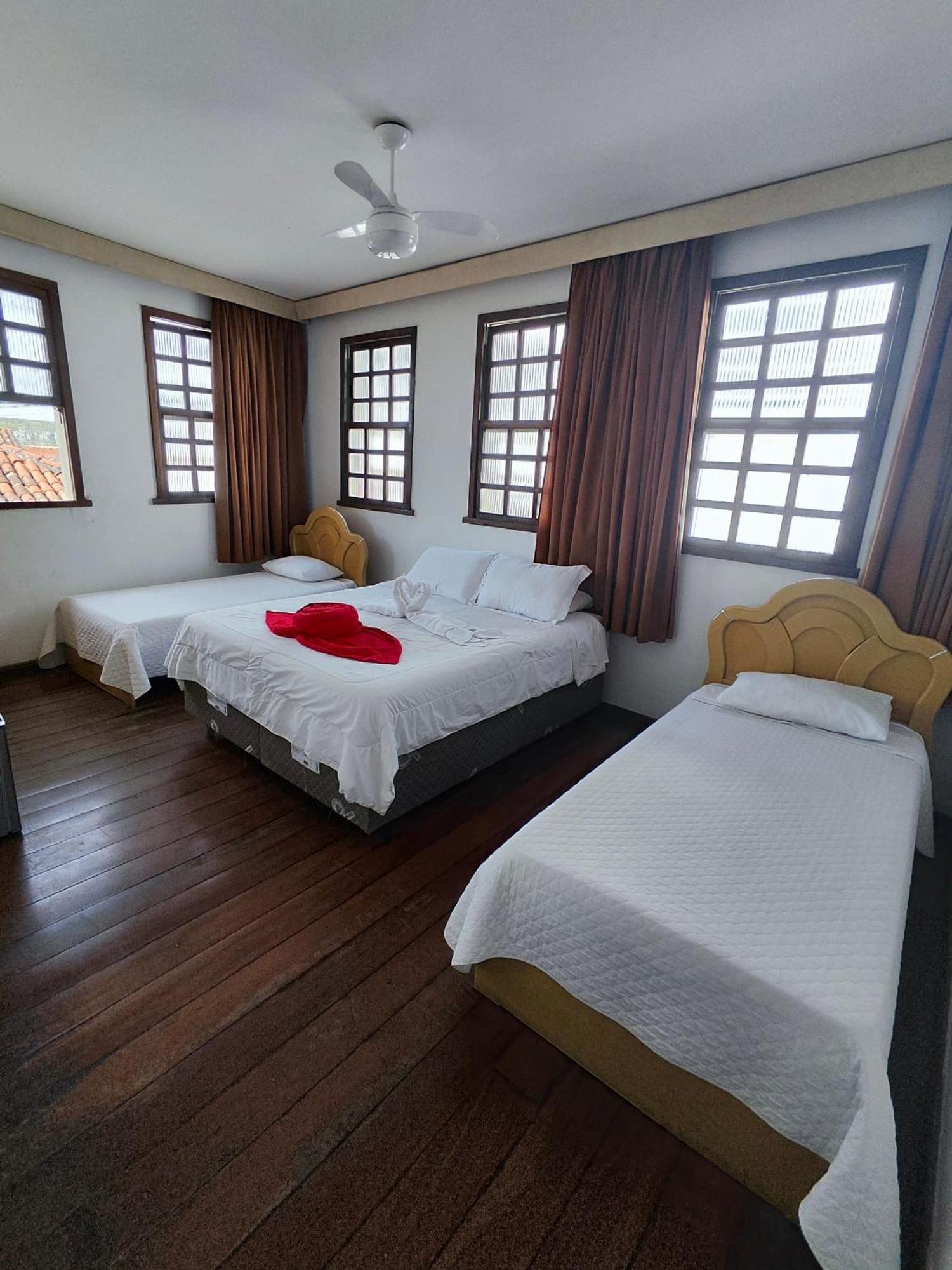Quarto Quádruplo com Vista Montanha