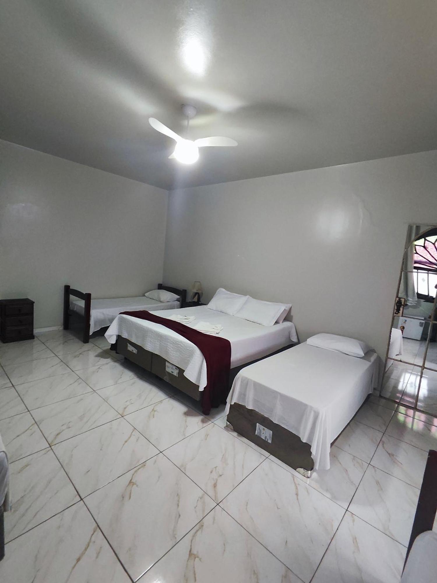 Quarto Familiar com Vista Montanhas
