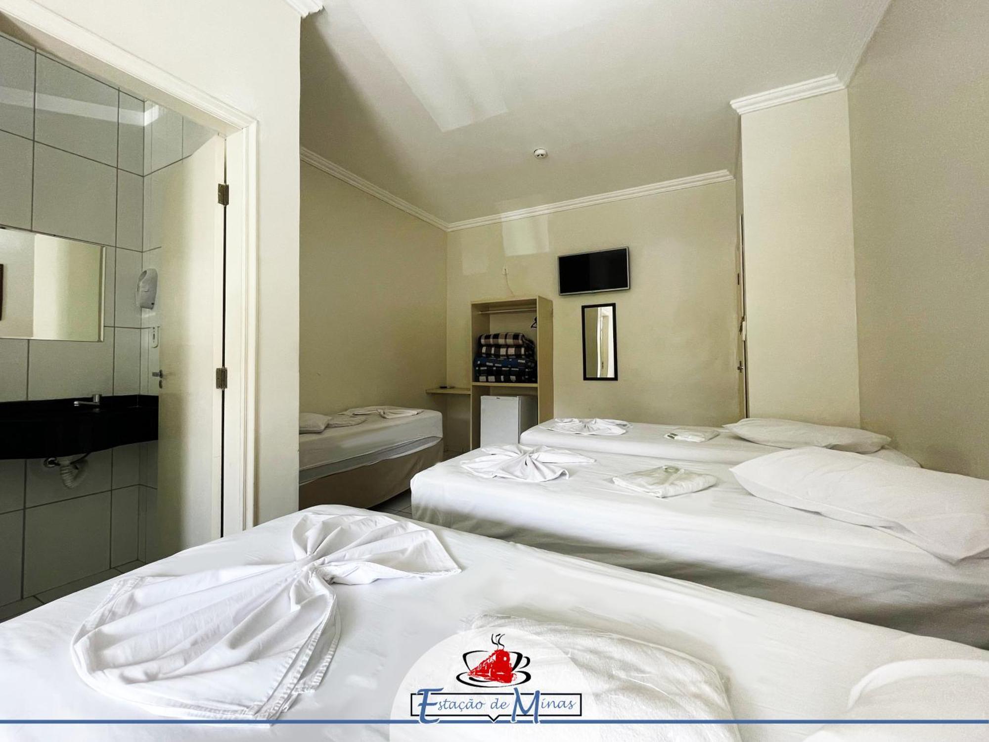 Family Room,1677881219:JPEG