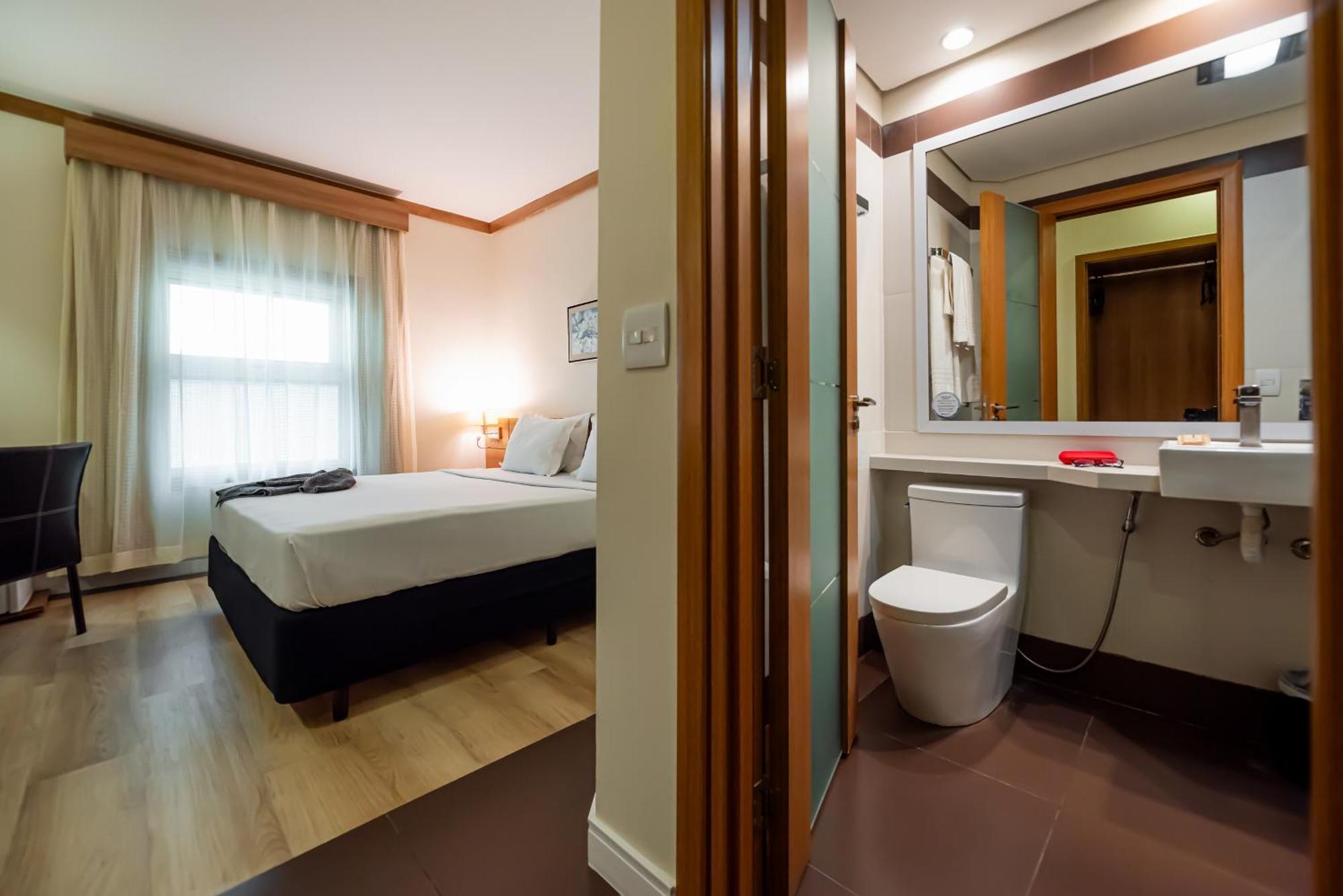 Luxury Double - 1 Queen Bed