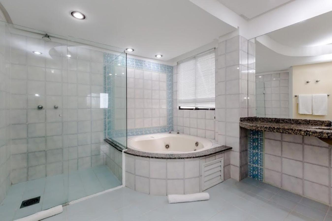 Suite com Banheira de Hidromassagem