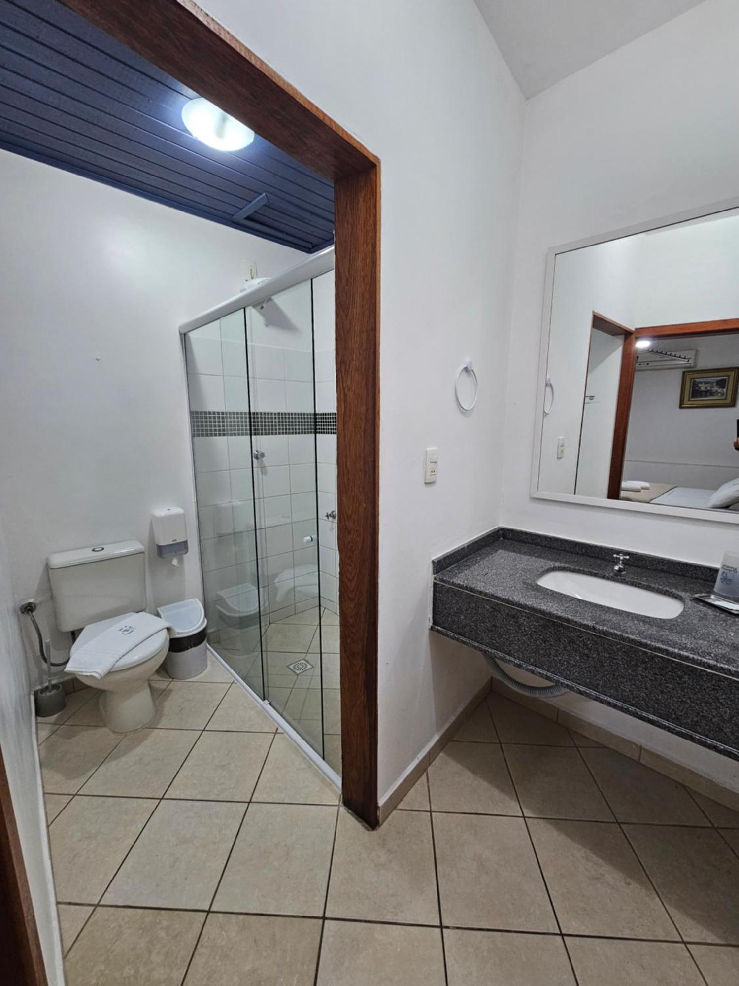 Quarto Twin Standard