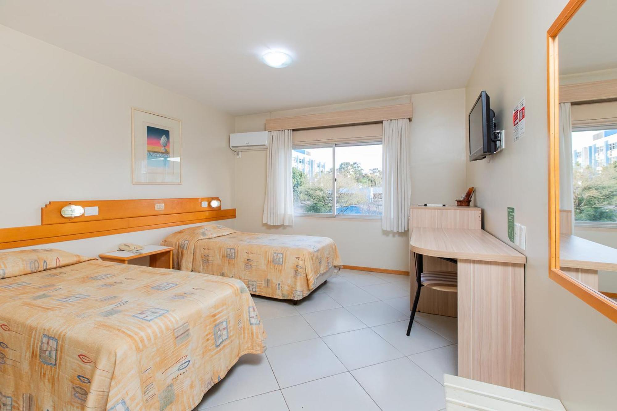 Quarto Twin Standard