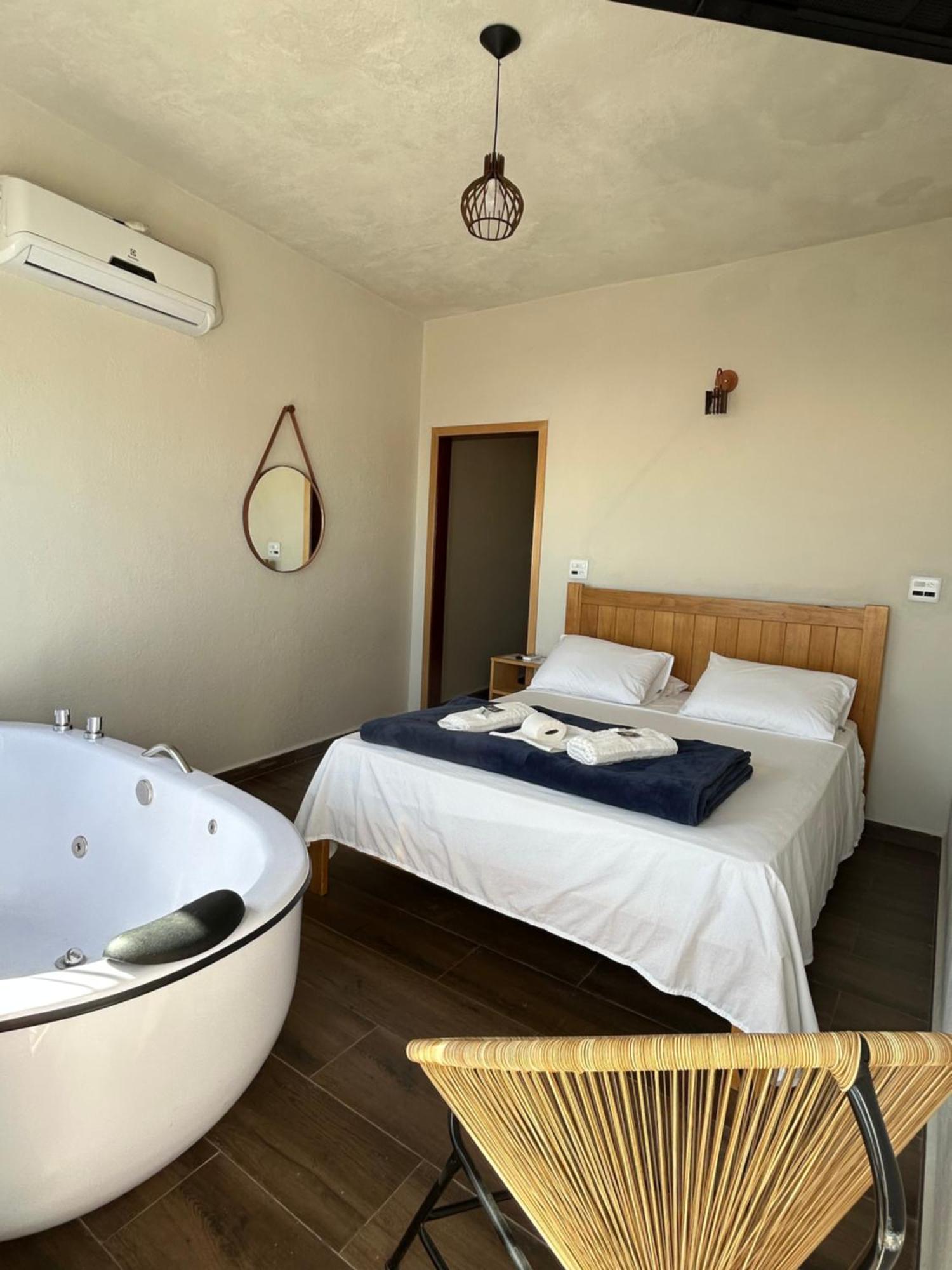 Quarto Queen com Banheira de Hidromassagem
