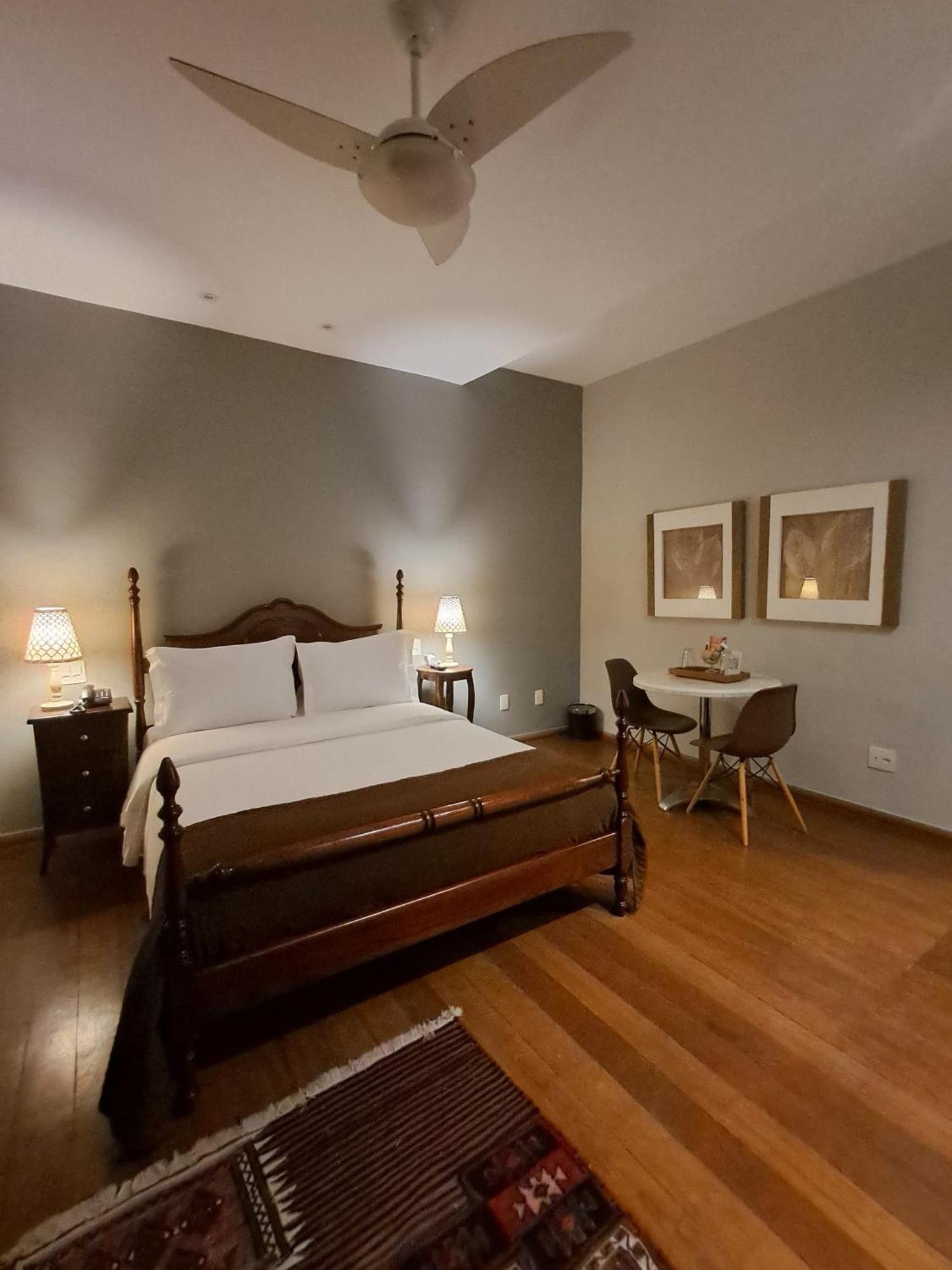 Quarto Luxo Triplo com Banheira