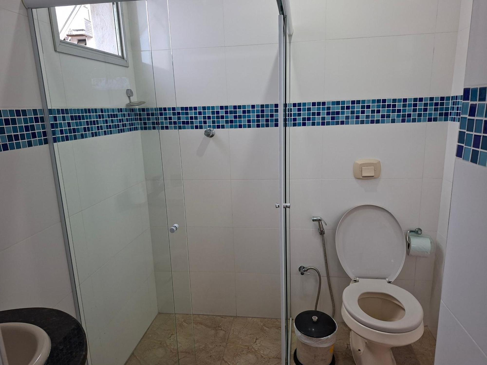 Quarto Familiar com Casa de Banho