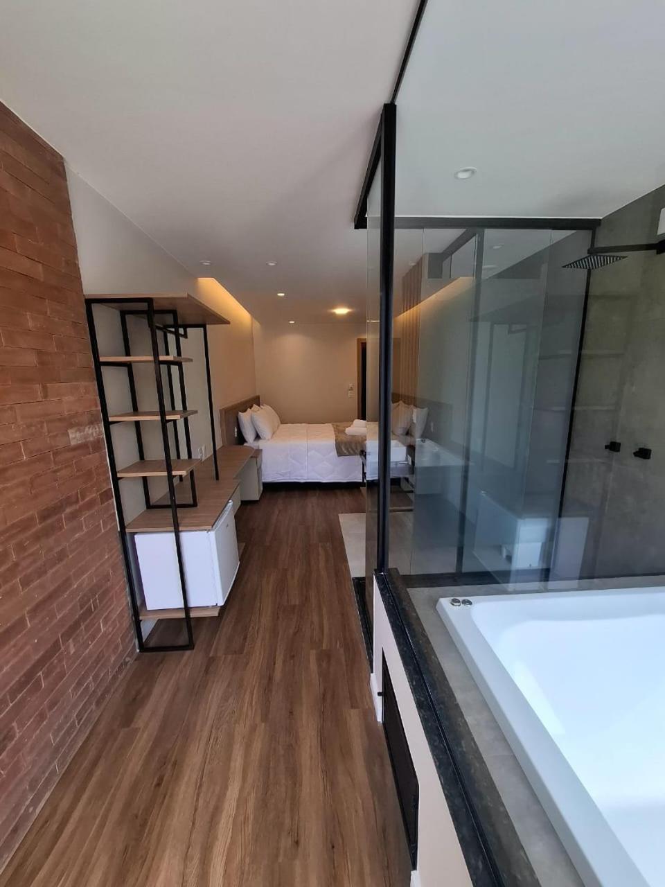 Suite com Banheira de Hidromassagem