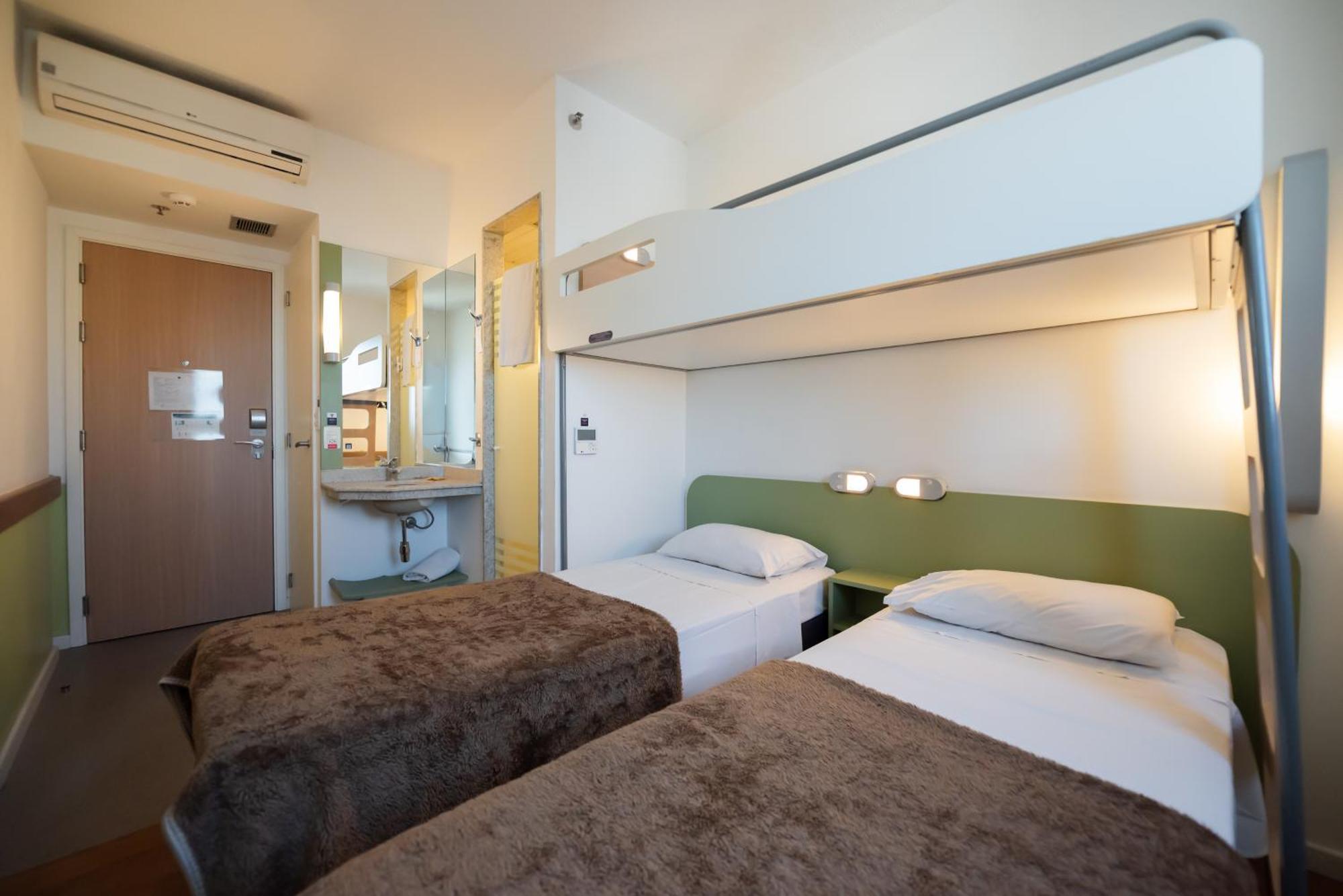 Quarto Standard - 2 Camas Individuais e 1 Beliche