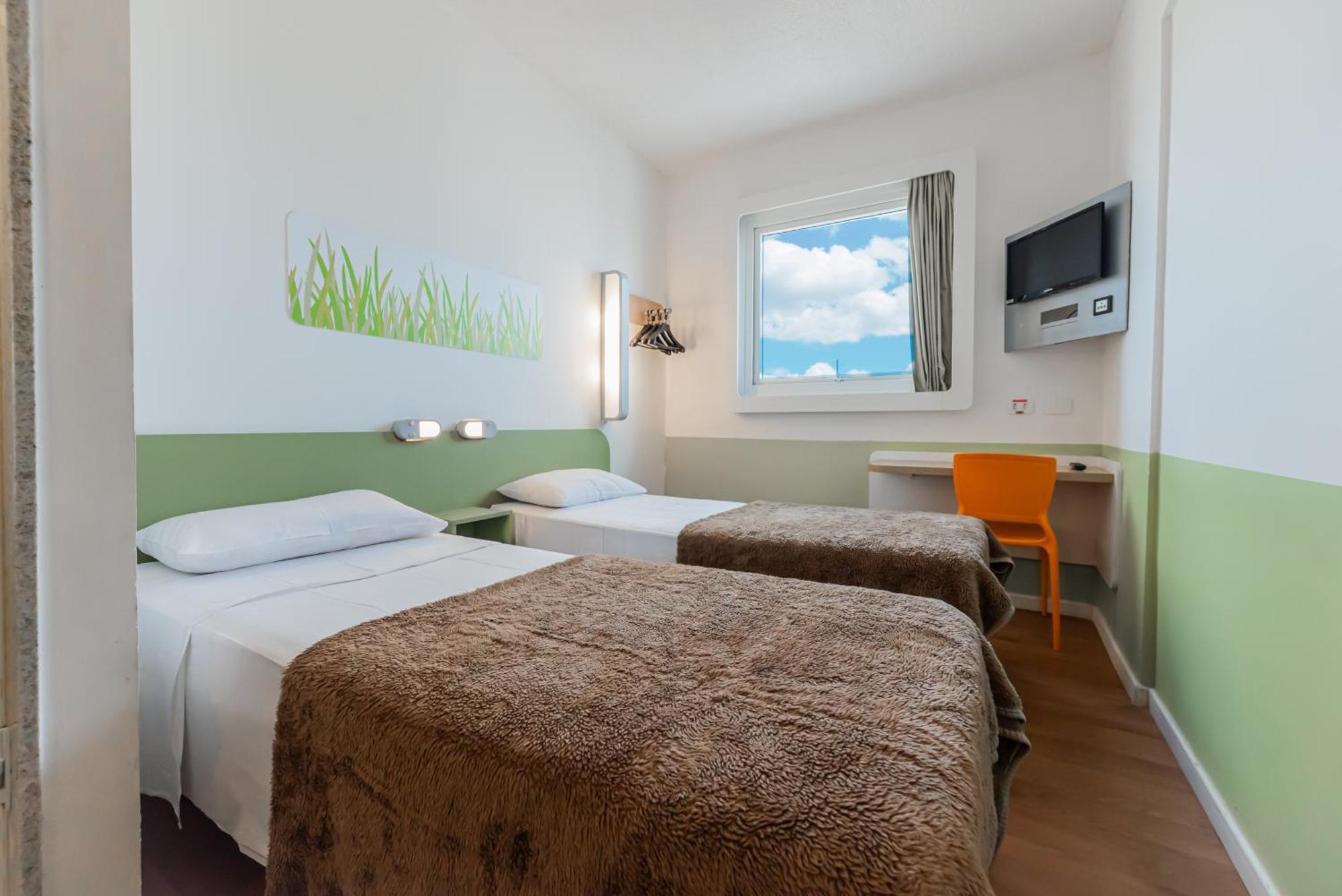 Quarto Standard com 2 Camas Individuais