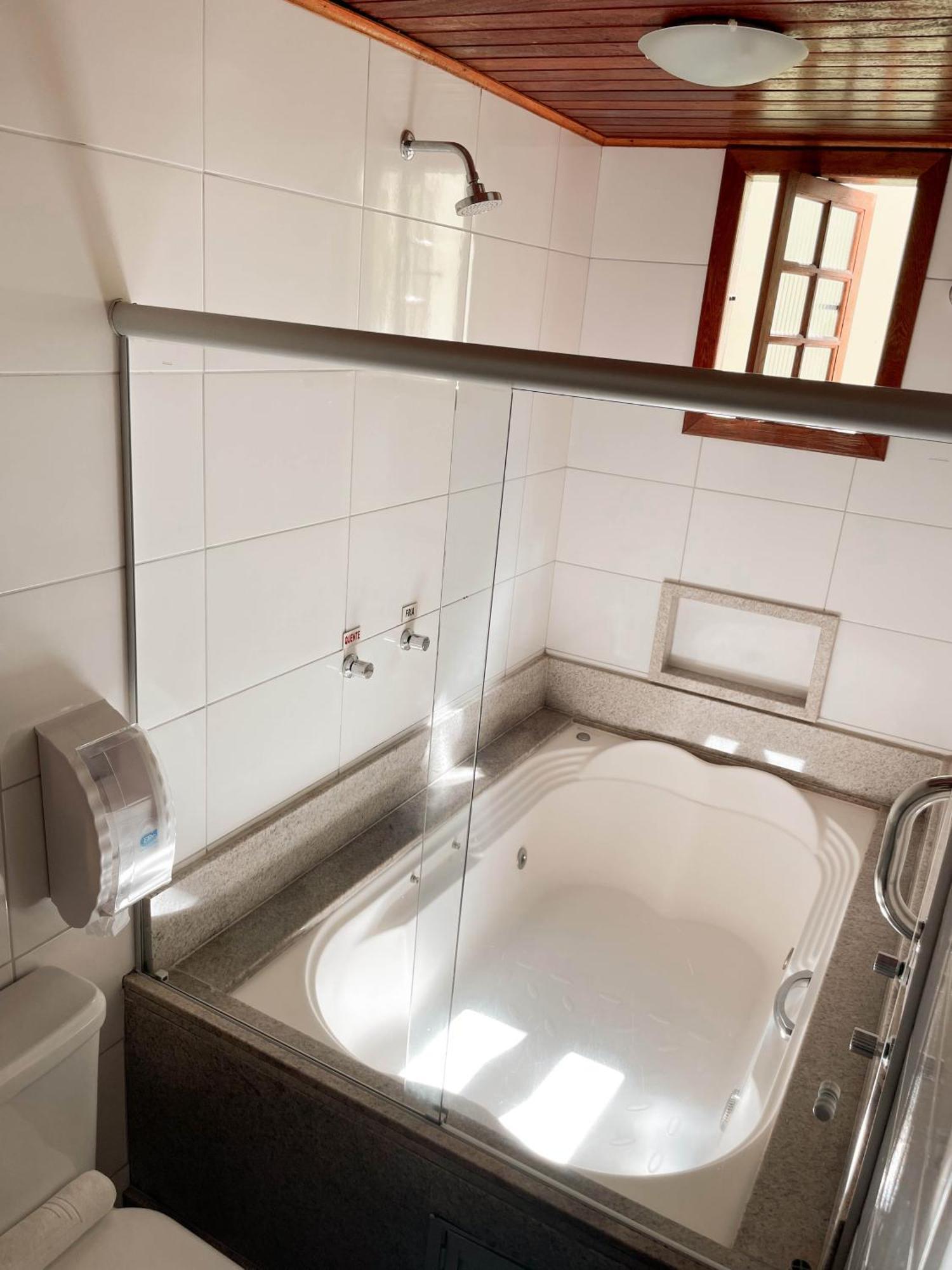 Suite dos Lagos COM Hidromassagem