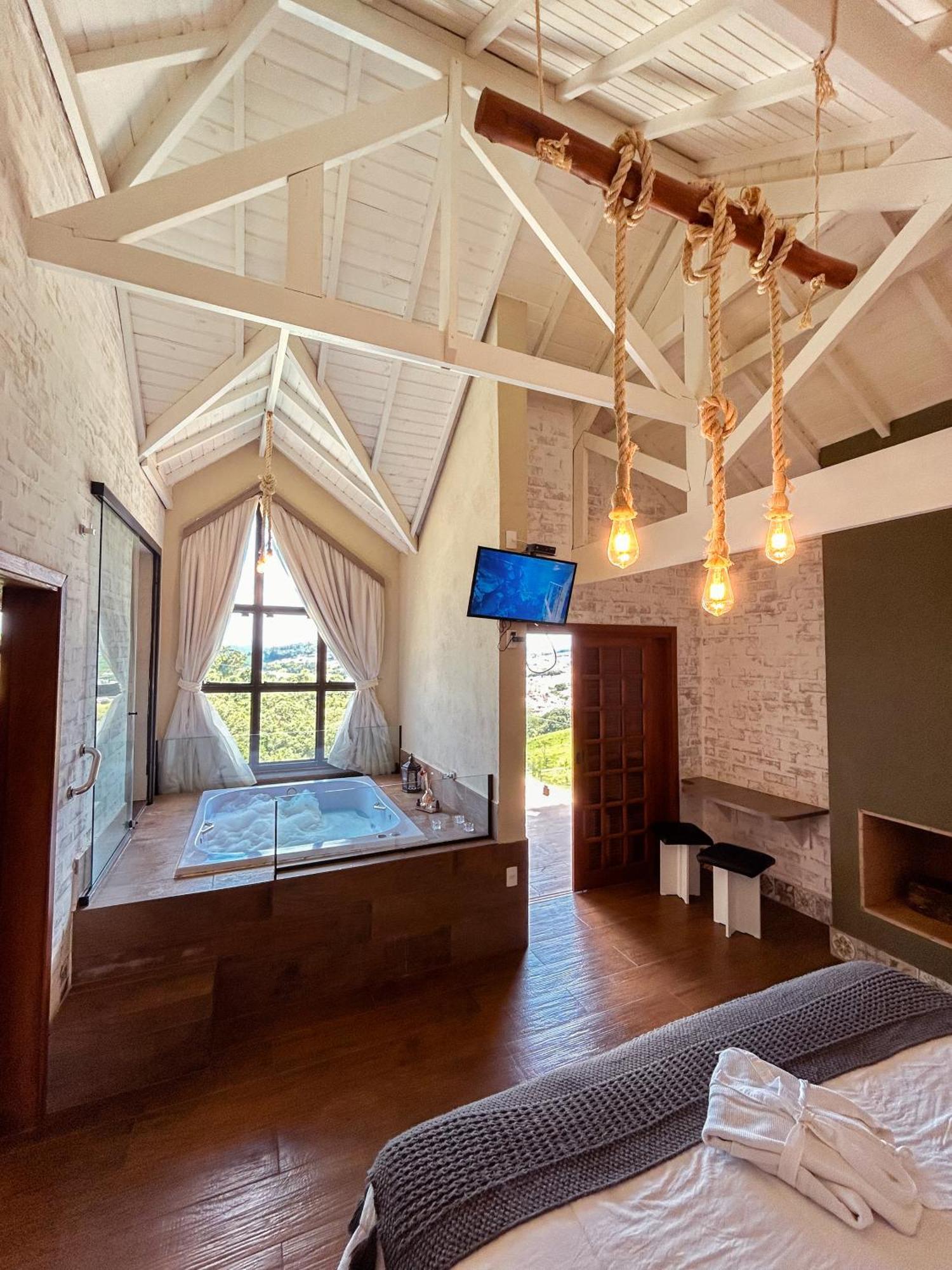 Villa com Piscina Privada