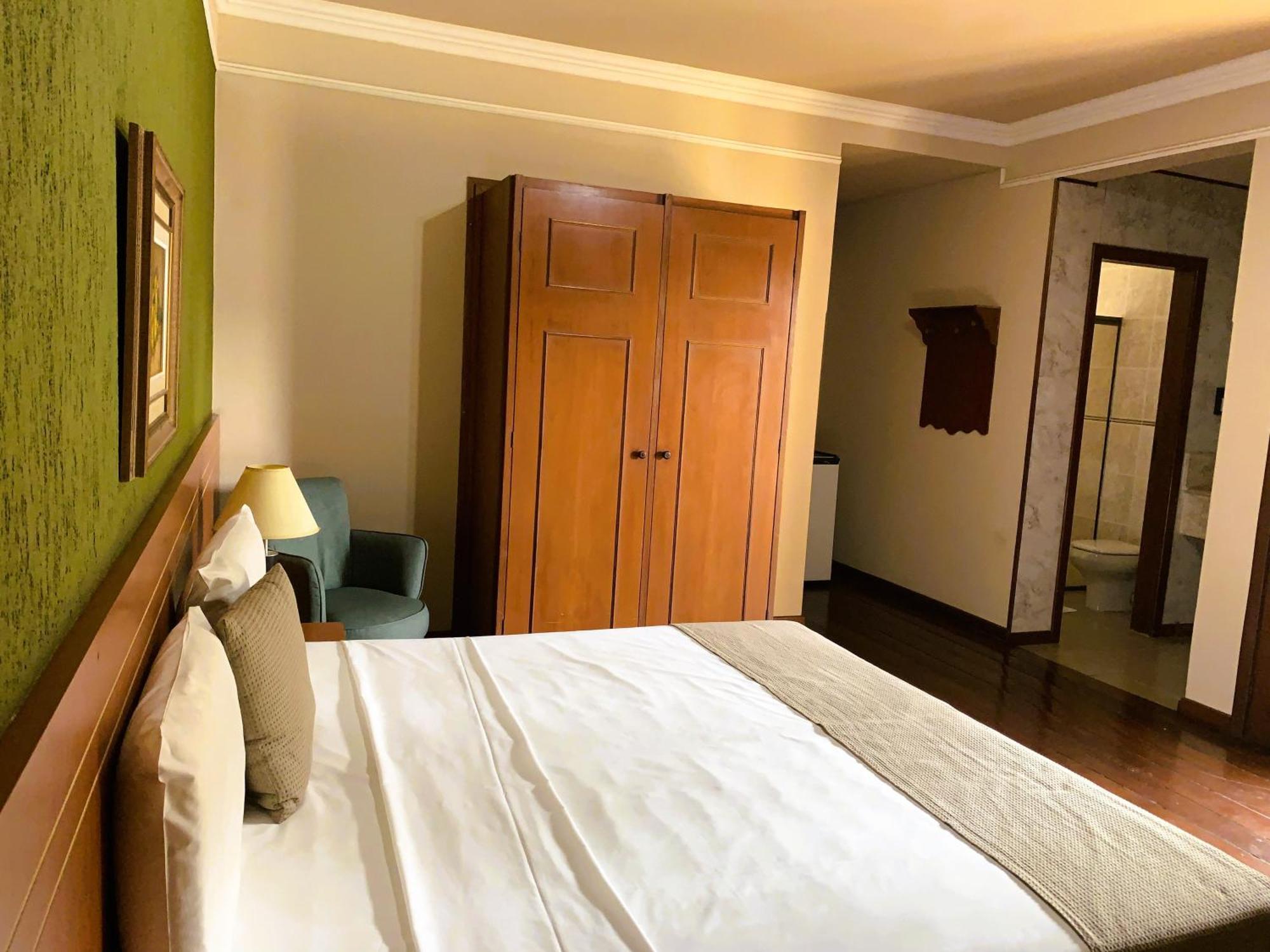 Quarto Twin com Casa de Banho Privativa