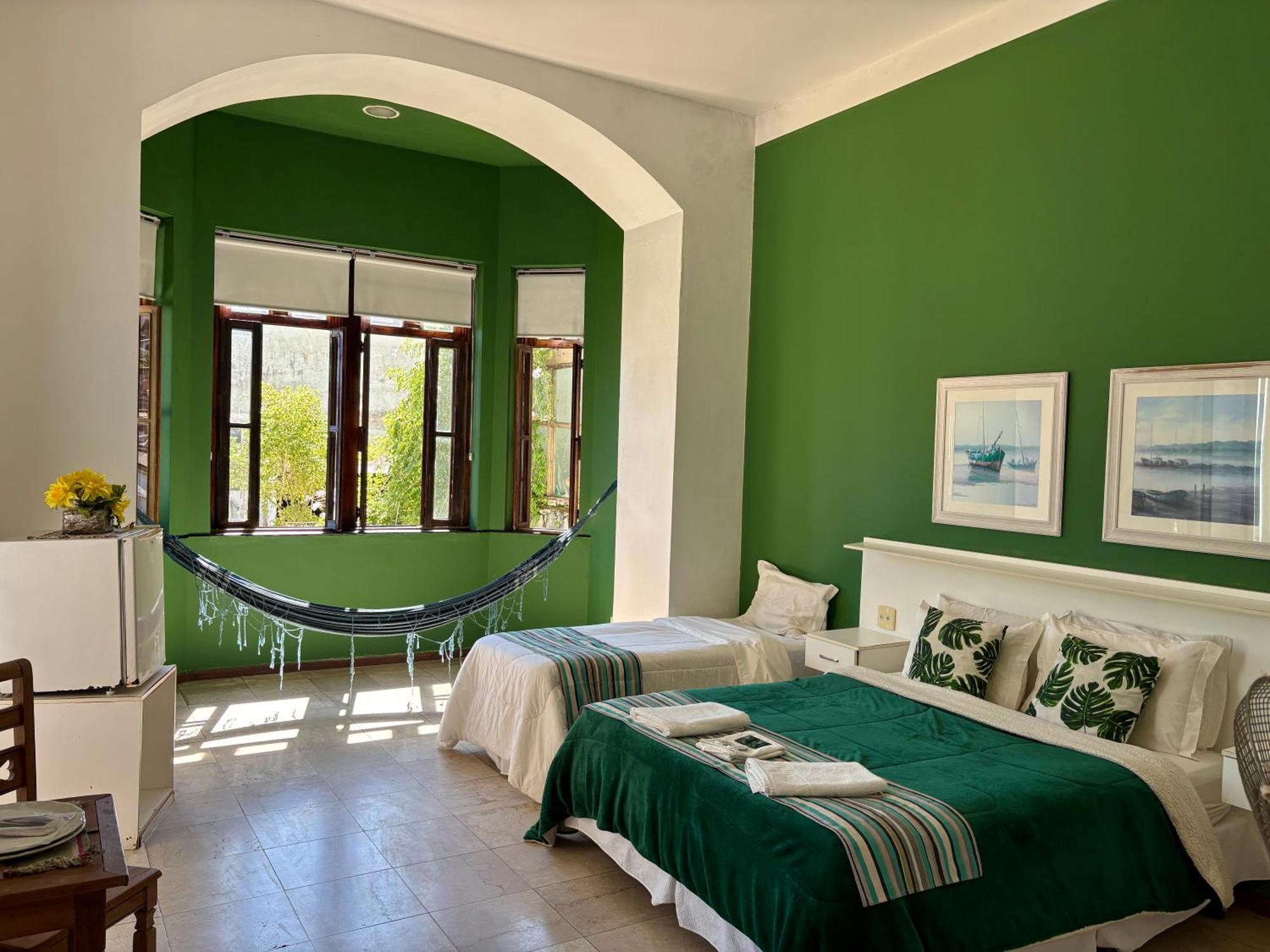 Quarto Duplo com Pátio