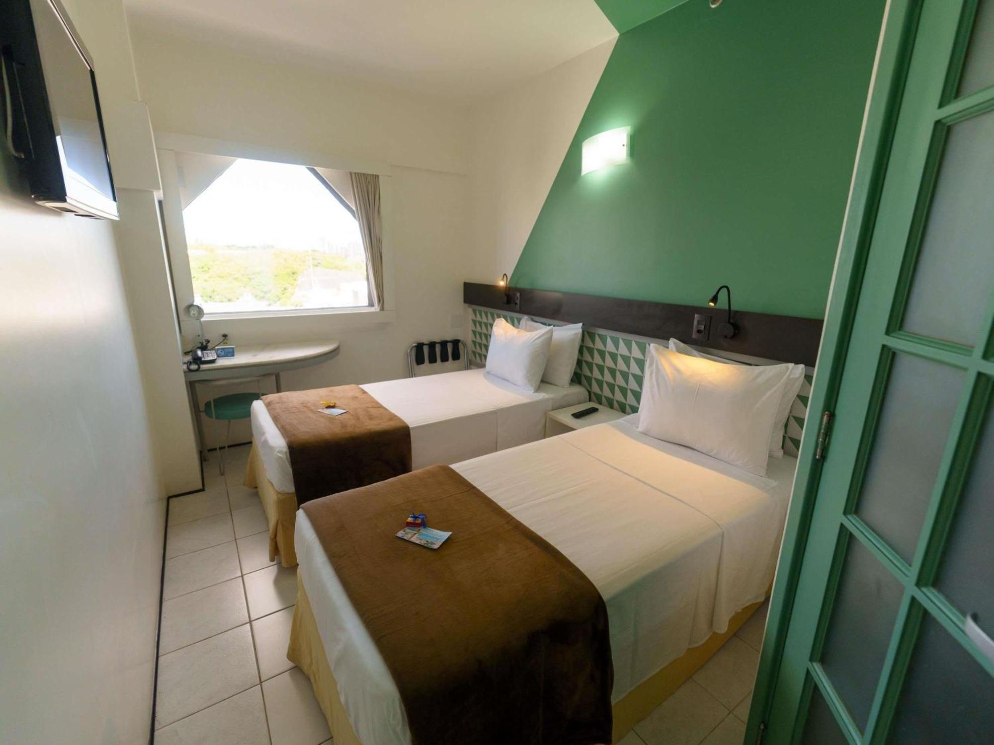 Quarto Twin Standard