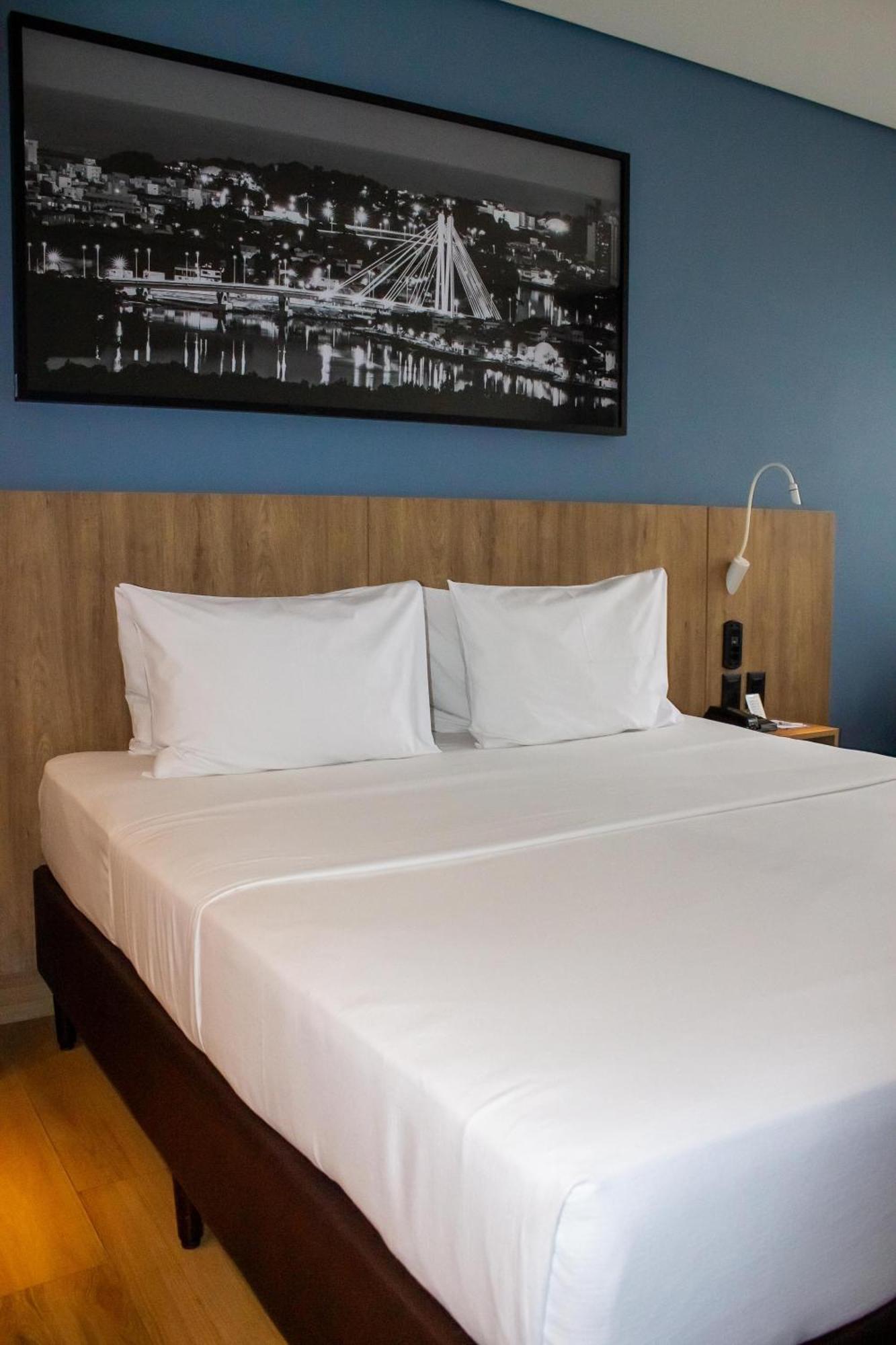 Quarto Duplo Deluxe com Varanda e Vista Mar