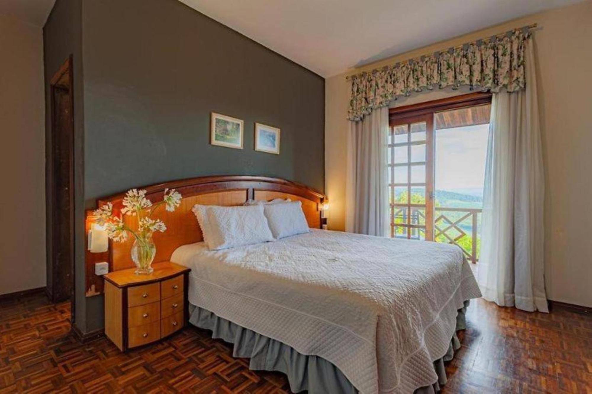 Quarto Twin com Vista Jardim