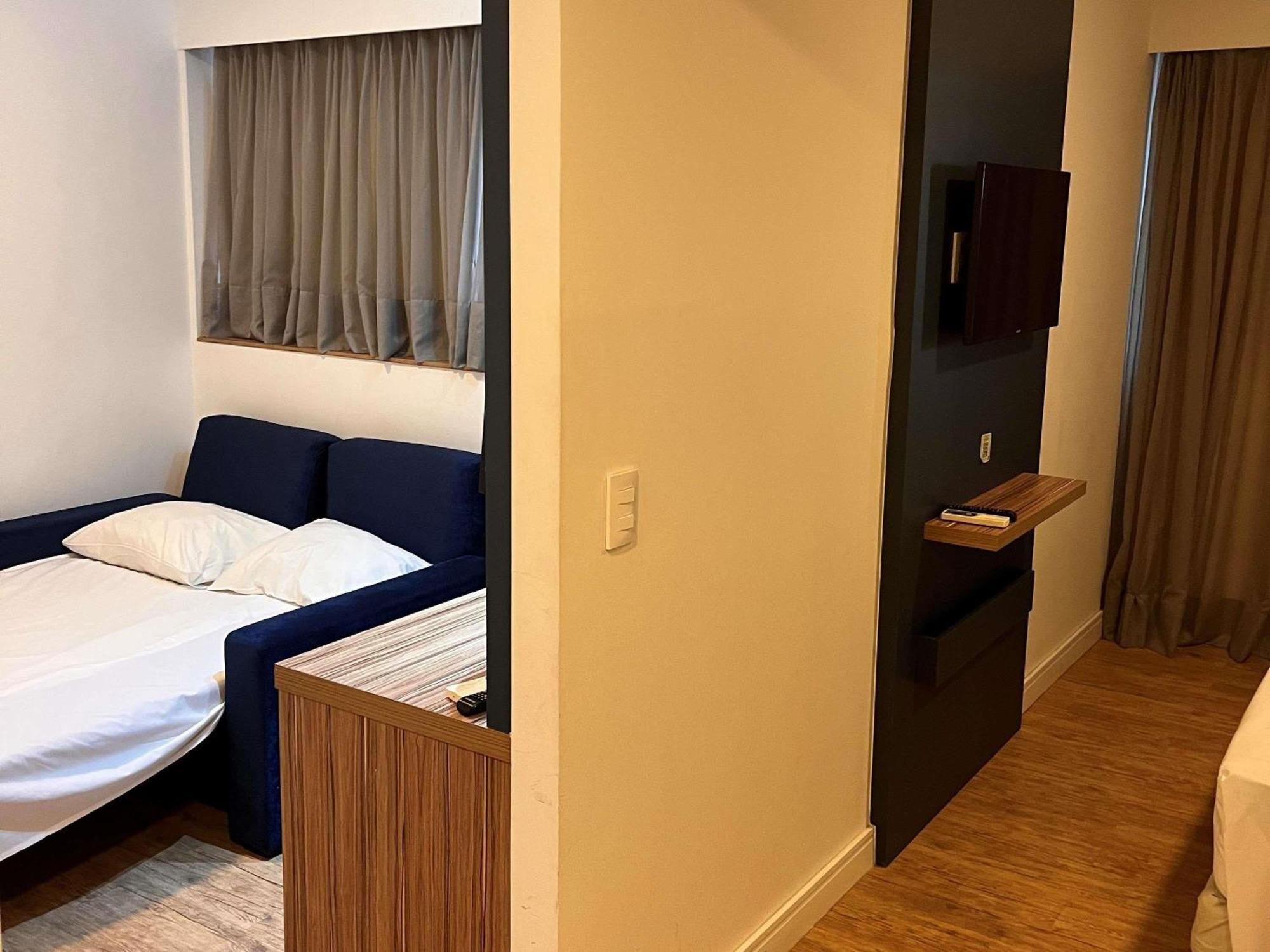 Suite Familiar com Cama de Casal e Sofá-cama
