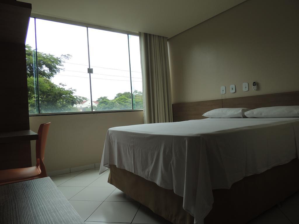 Quarto Duplo com 1 Cama de Casal