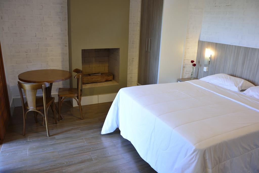 Quarto Familiar Deluxe com Ar Condicionado