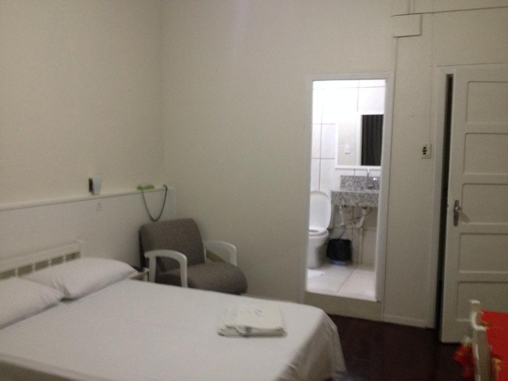 Quarto Familiar com 1 Cama de Casal e 1 Cama Individual