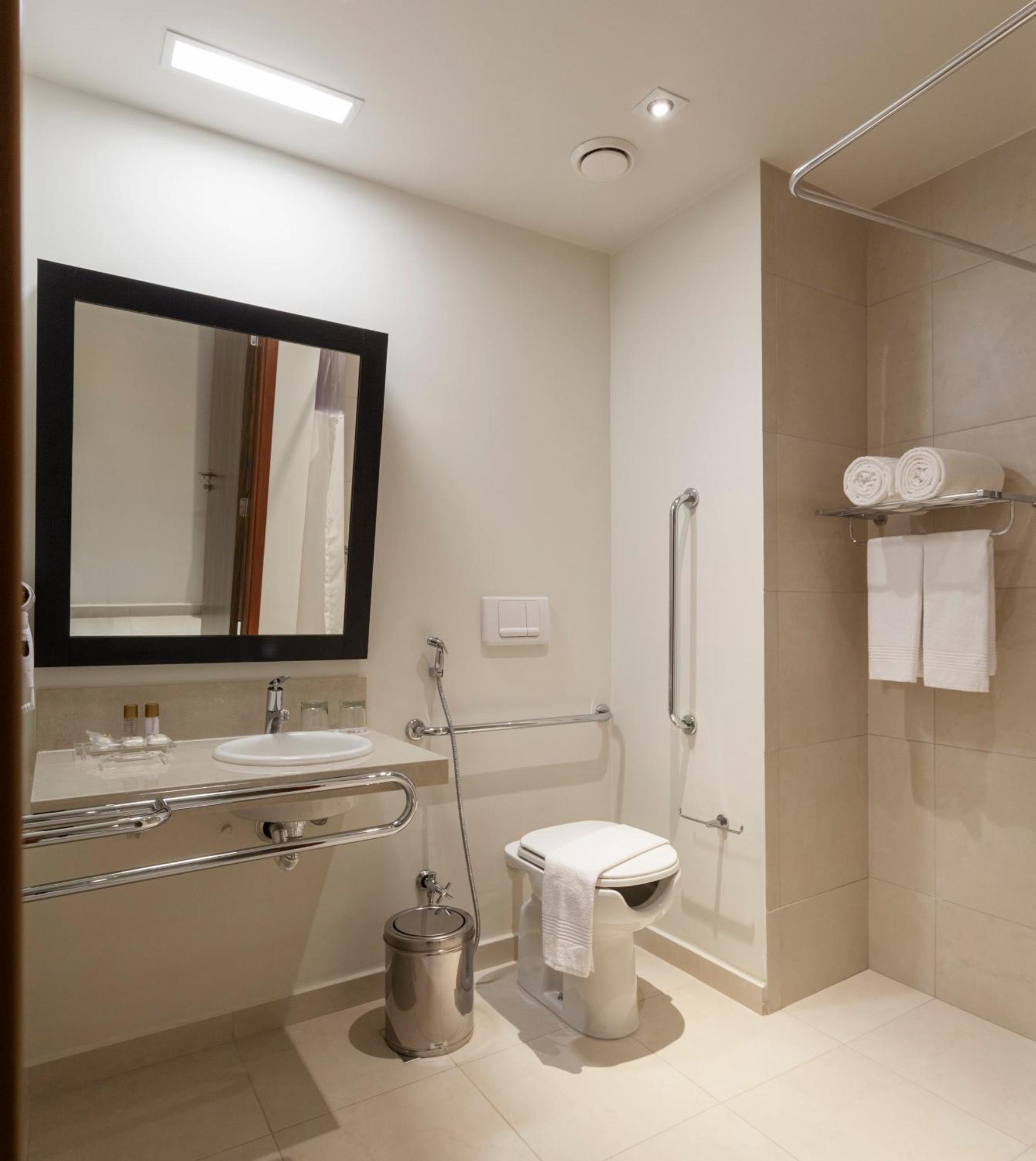 Quarto Twin Standard
