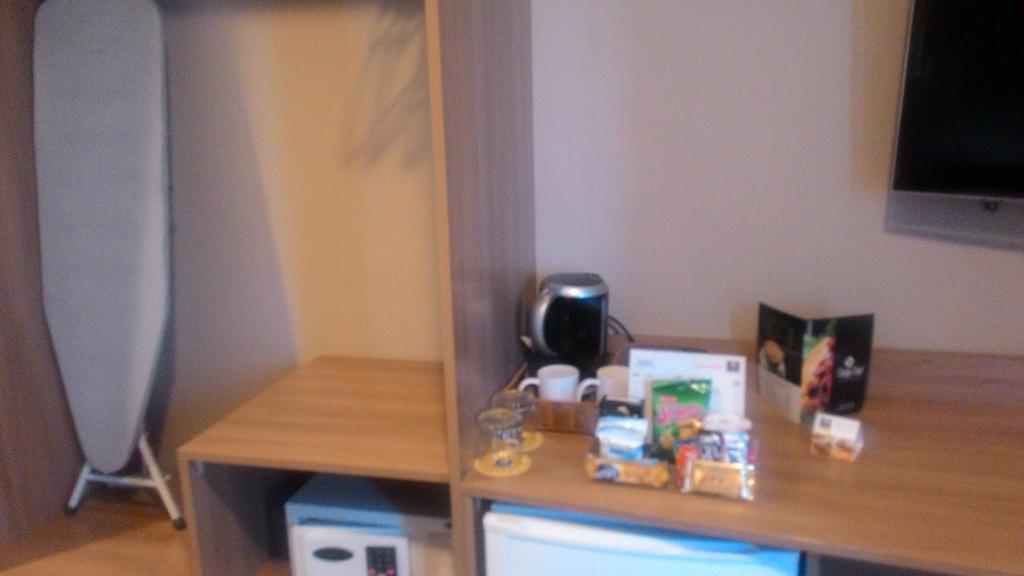 Quarto Duplo Luxo com Cama de Casal